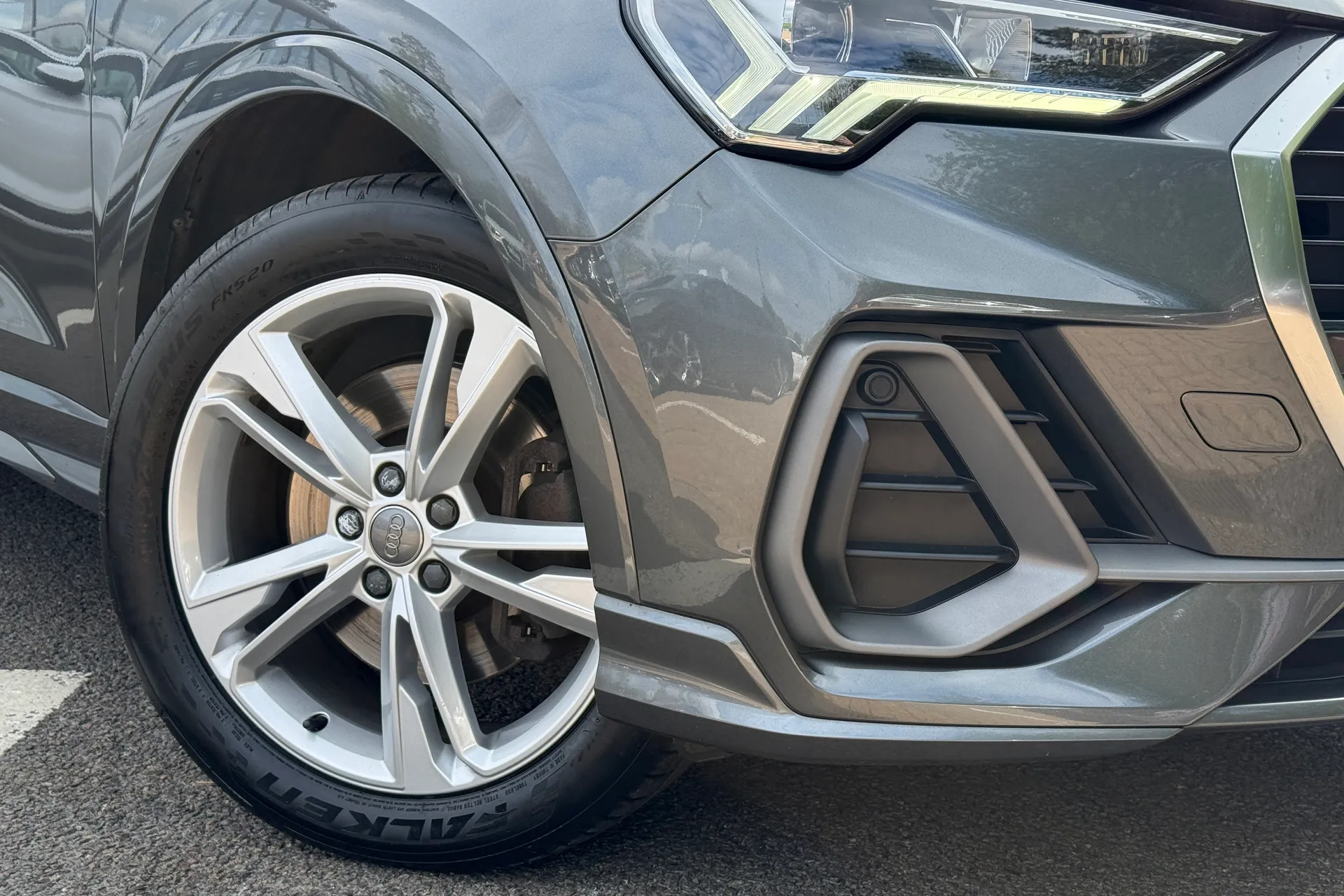 Audi Q3 thumbnail image number 11