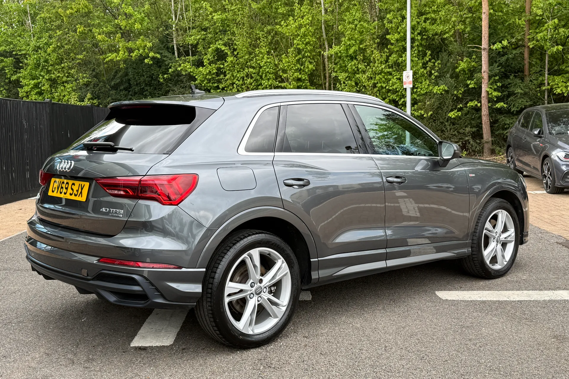 Audi Q3 thumbnail image number 42