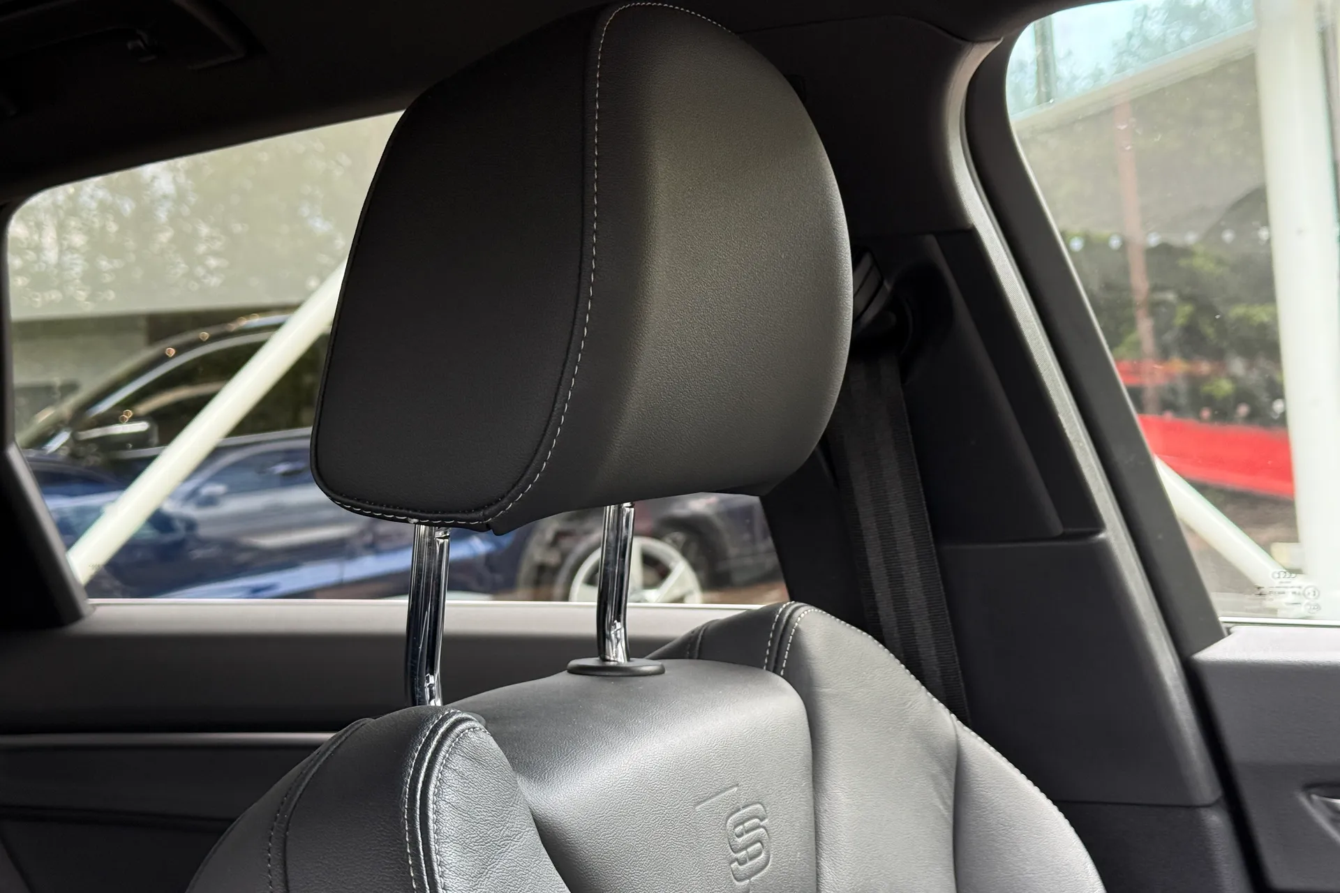 Audi Q3 thumbnail image number 25