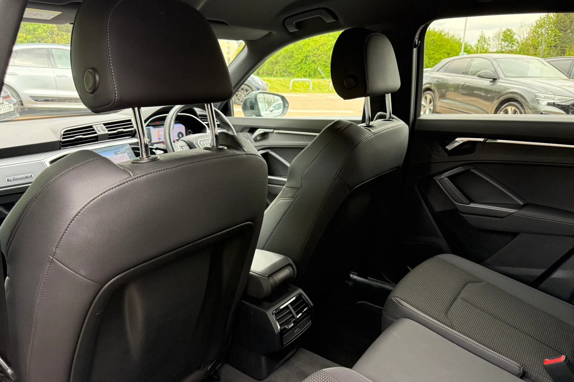 Audi Q3 thumbnail image number 51