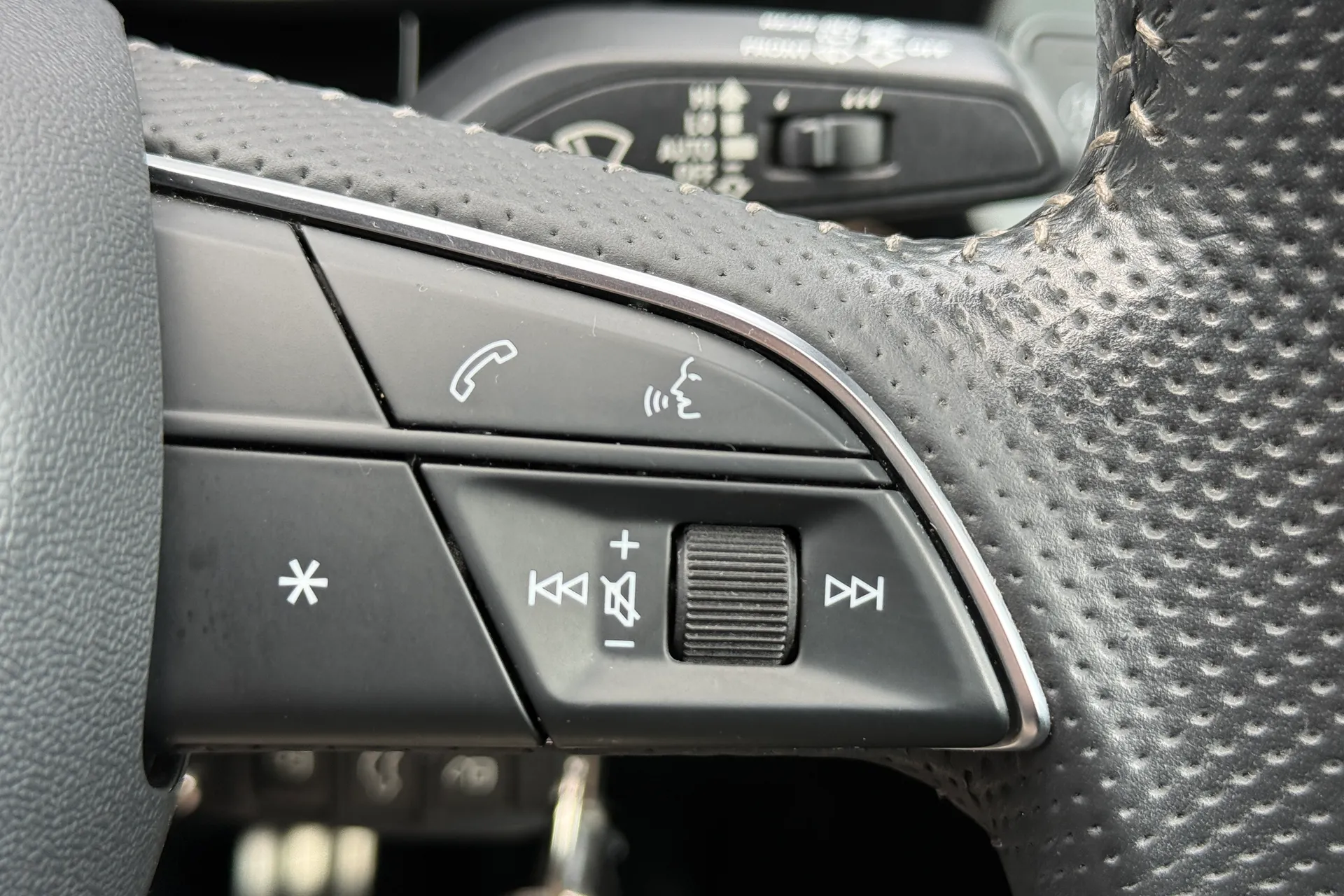 Audi Q3 thumbnail image number 20