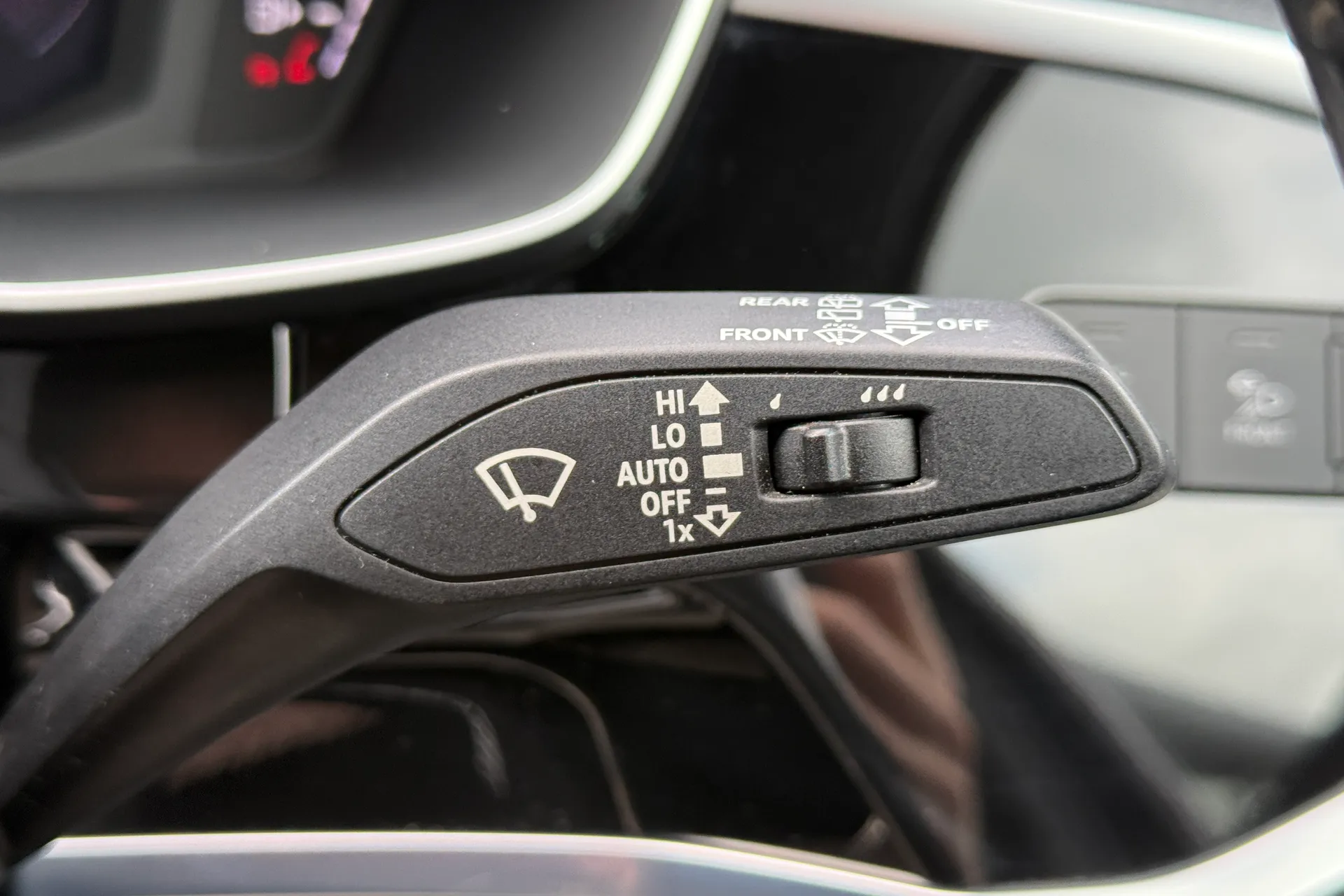 Audi Q3 thumbnail image number 17