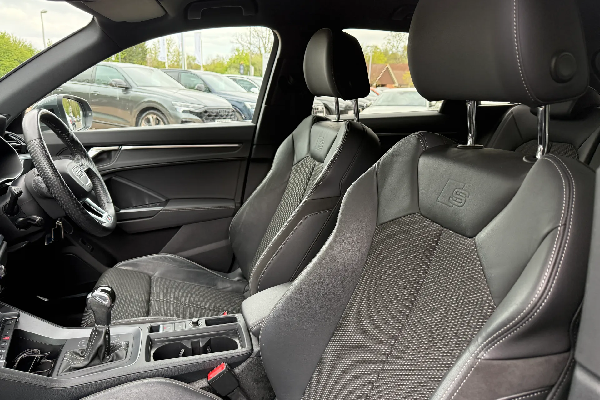 Audi Q3 thumbnail image number 55