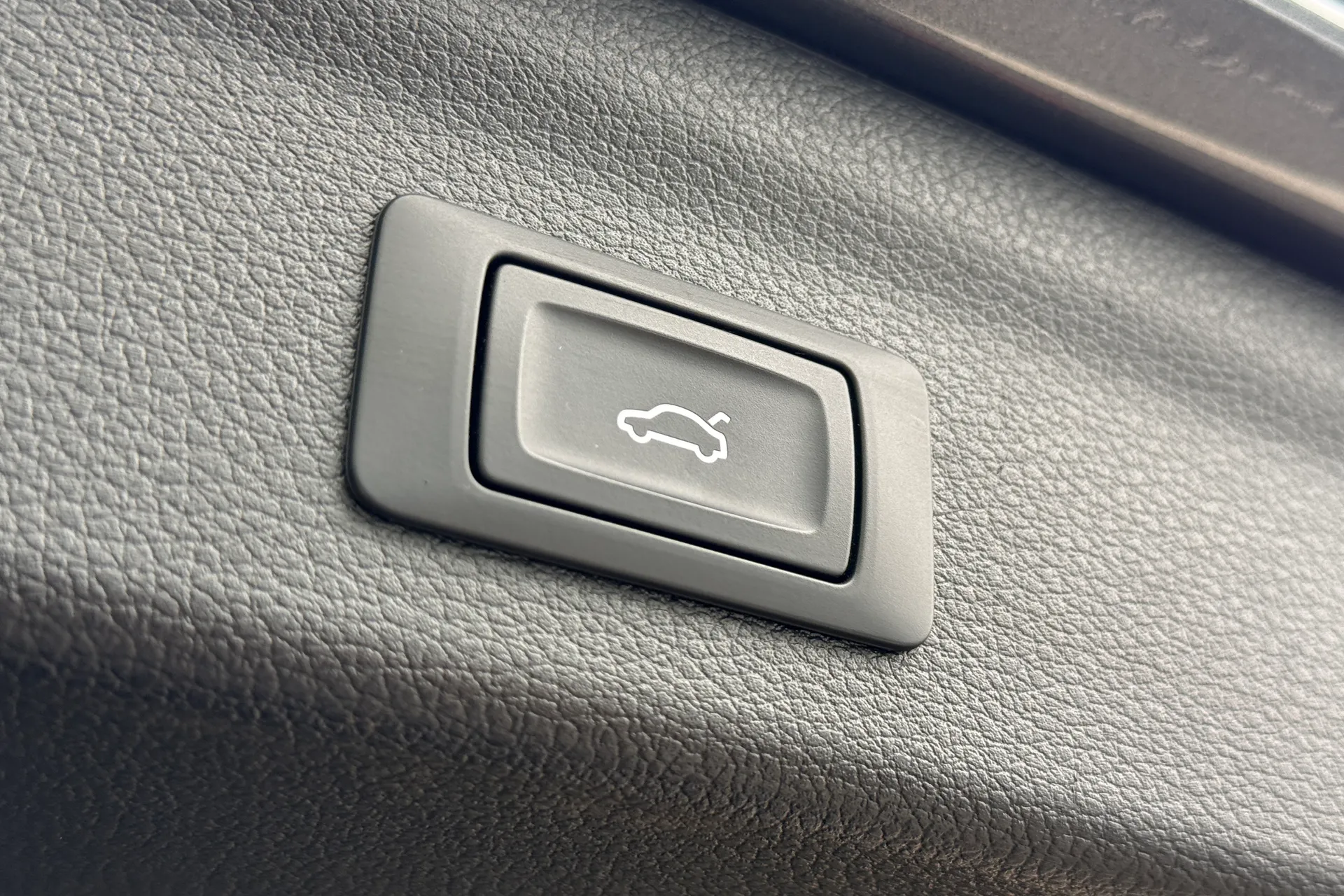 Audi Q3 thumbnail image number 45