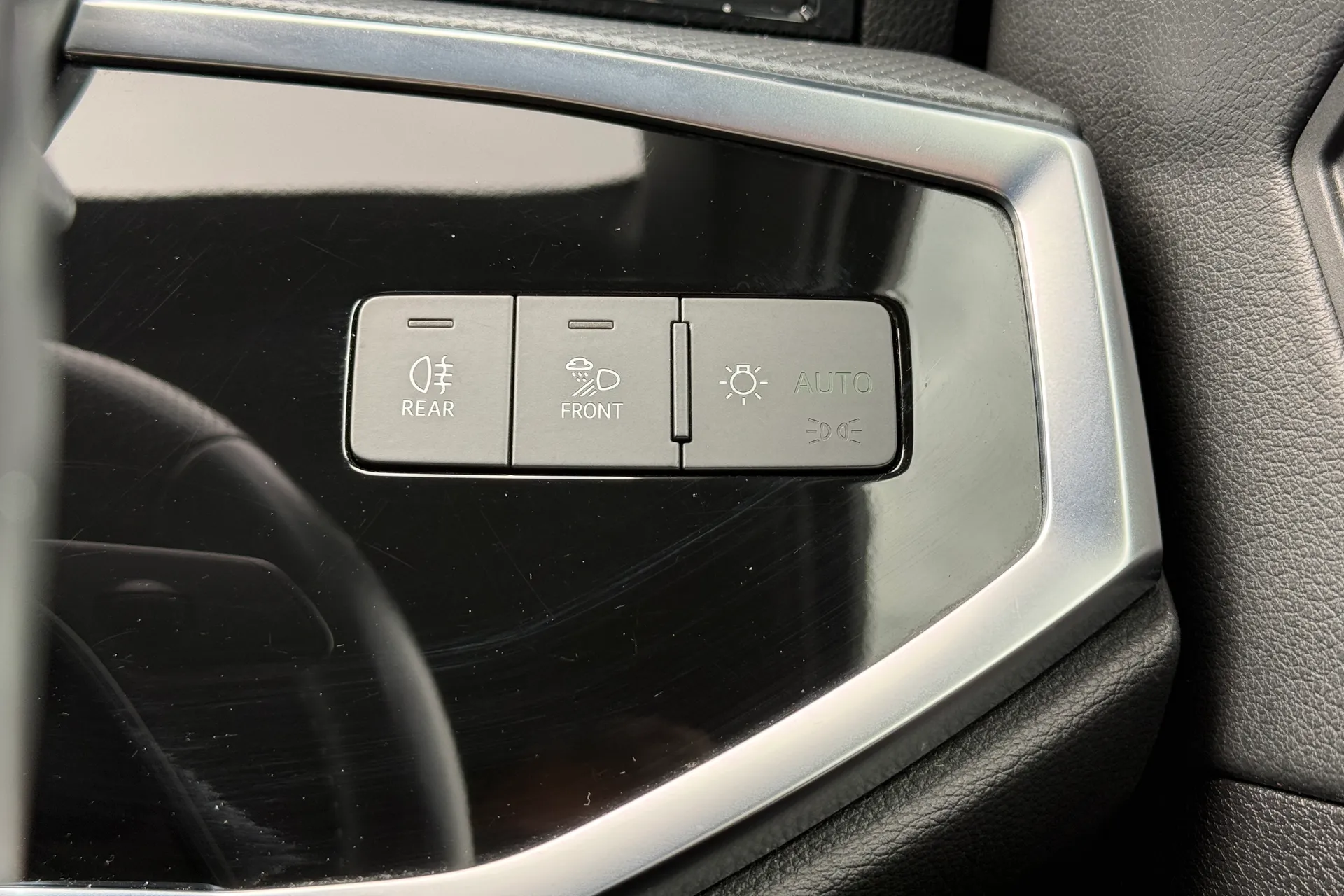 Audi Q3 thumbnail image number 18