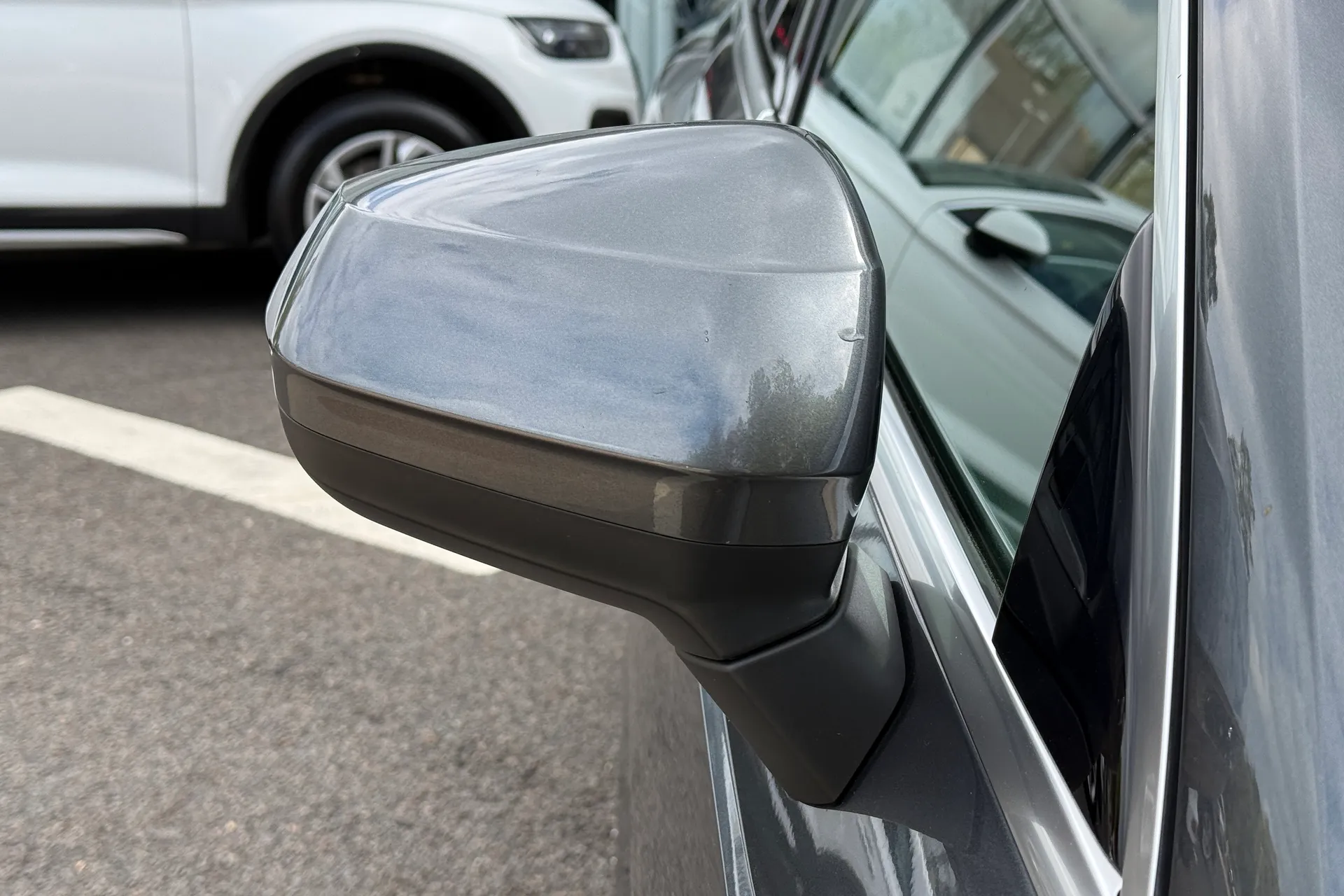 Audi Q3 thumbnail image number 13