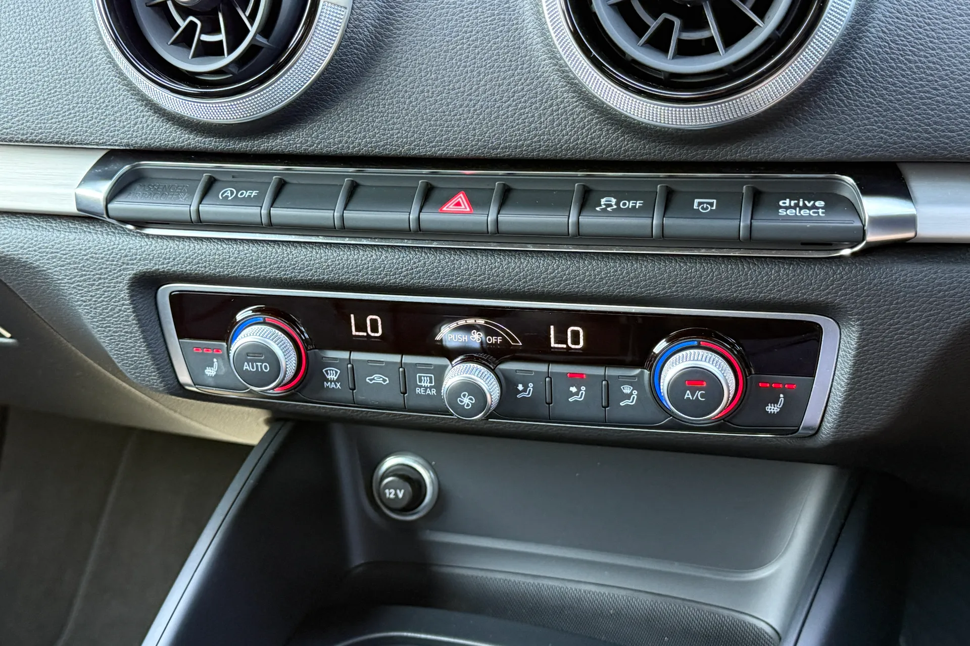 Audi A3 thumbnail image number 11