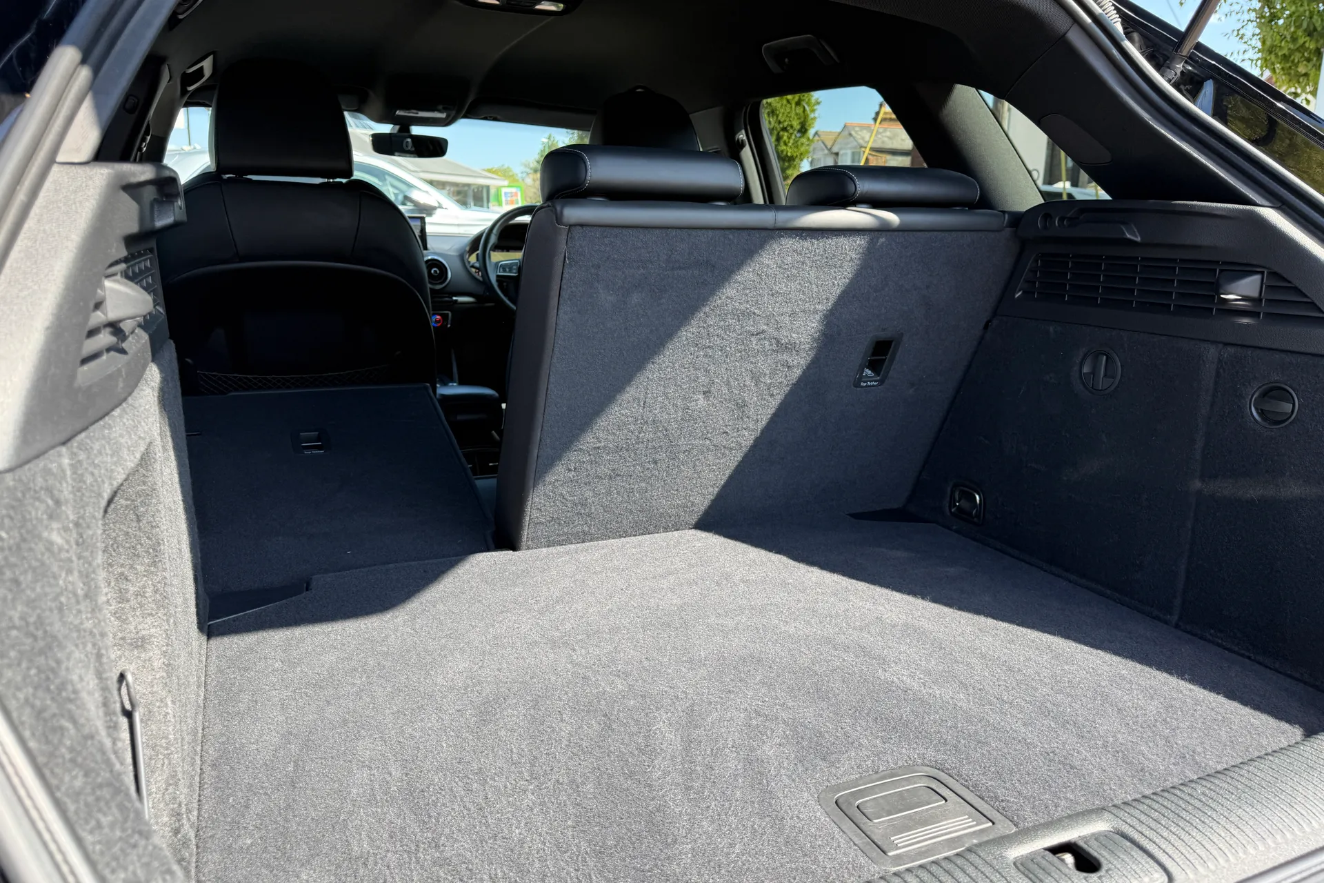 Audi A3 thumbnail image number 32