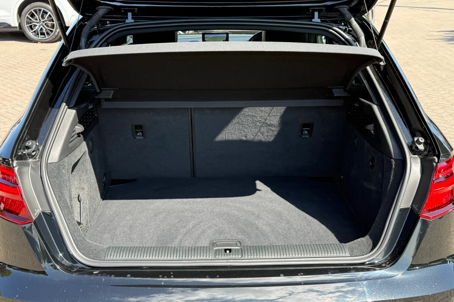Audi A3 thumbnail image number 31