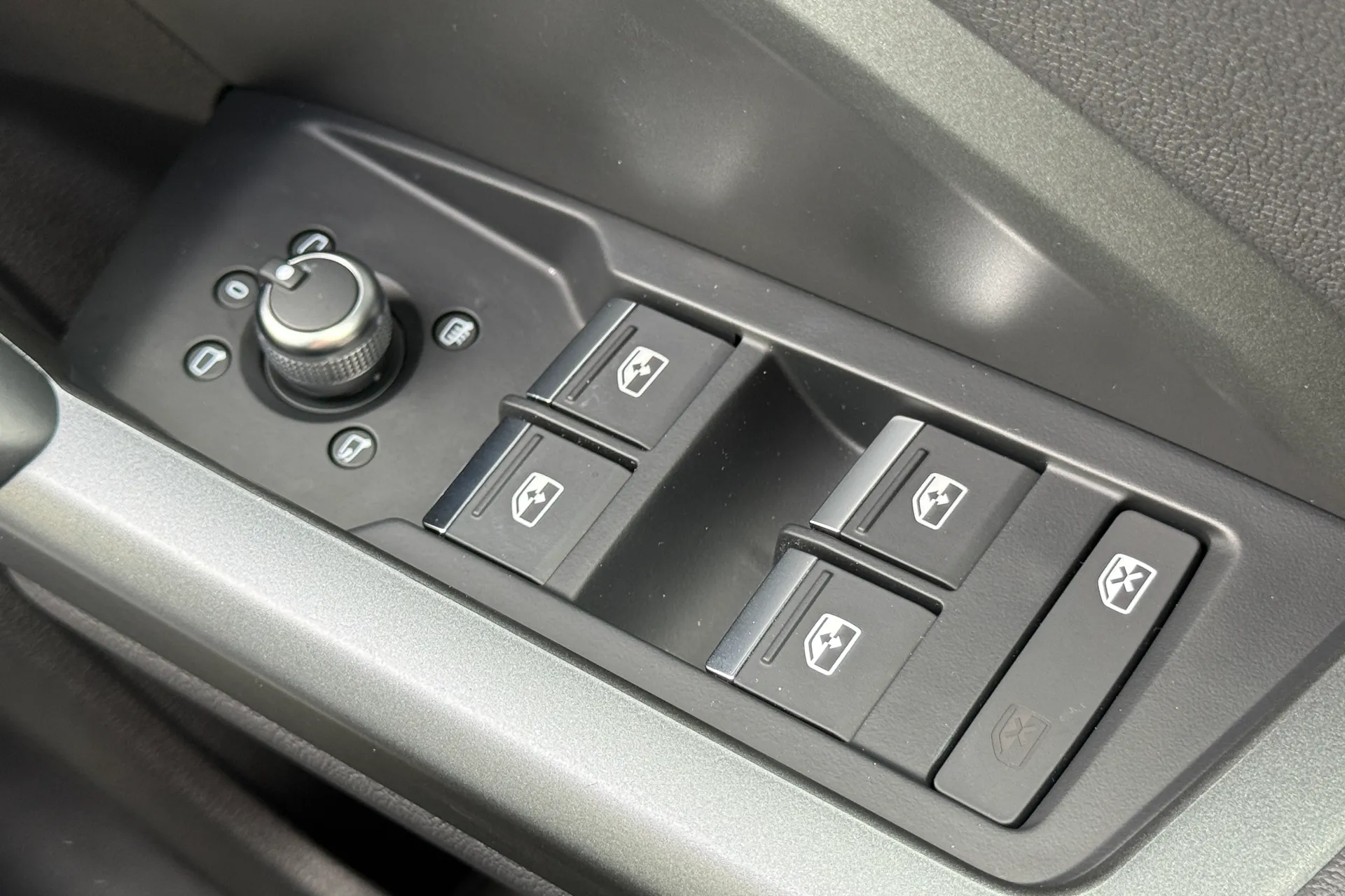 Audi Q3 thumbnail image number 20