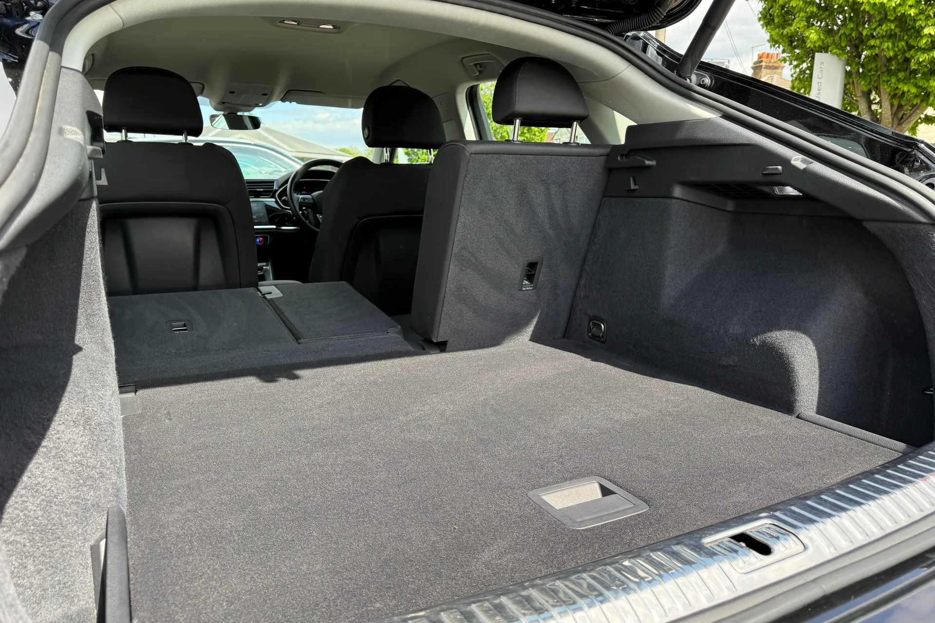 Audi Q3 thumbnail image number 37