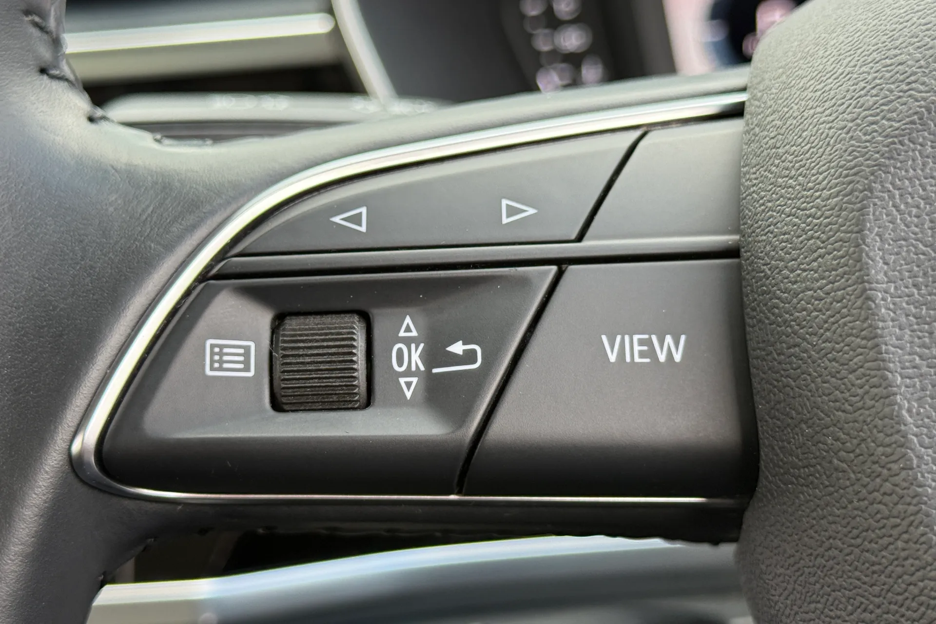 Audi Q3 thumbnail image number 22
