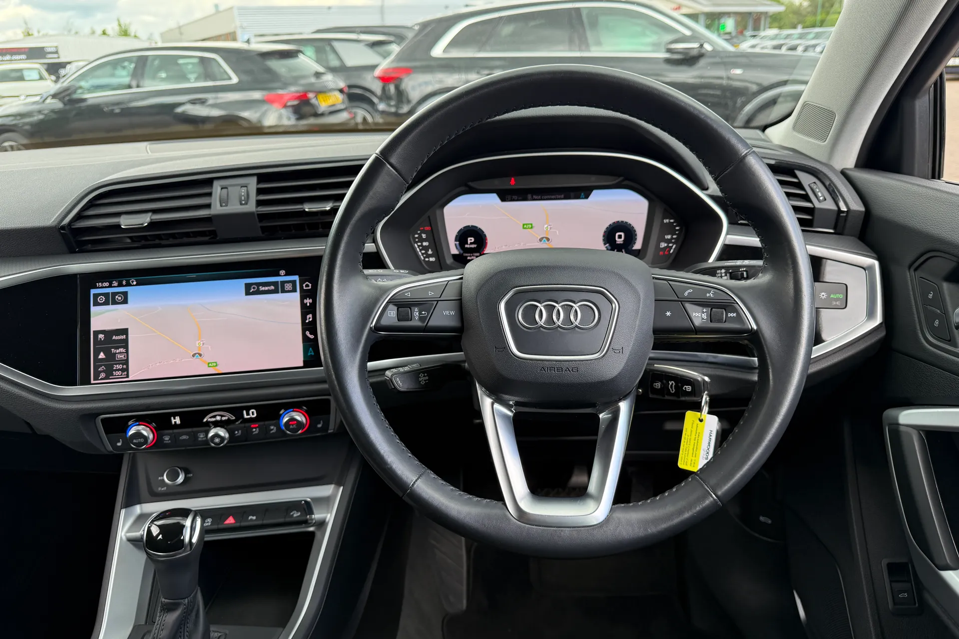Audi Q3 thumbnail image number 6