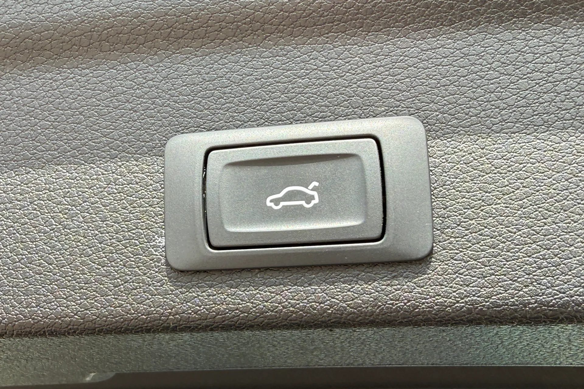 Audi Q3 thumbnail image number 38
