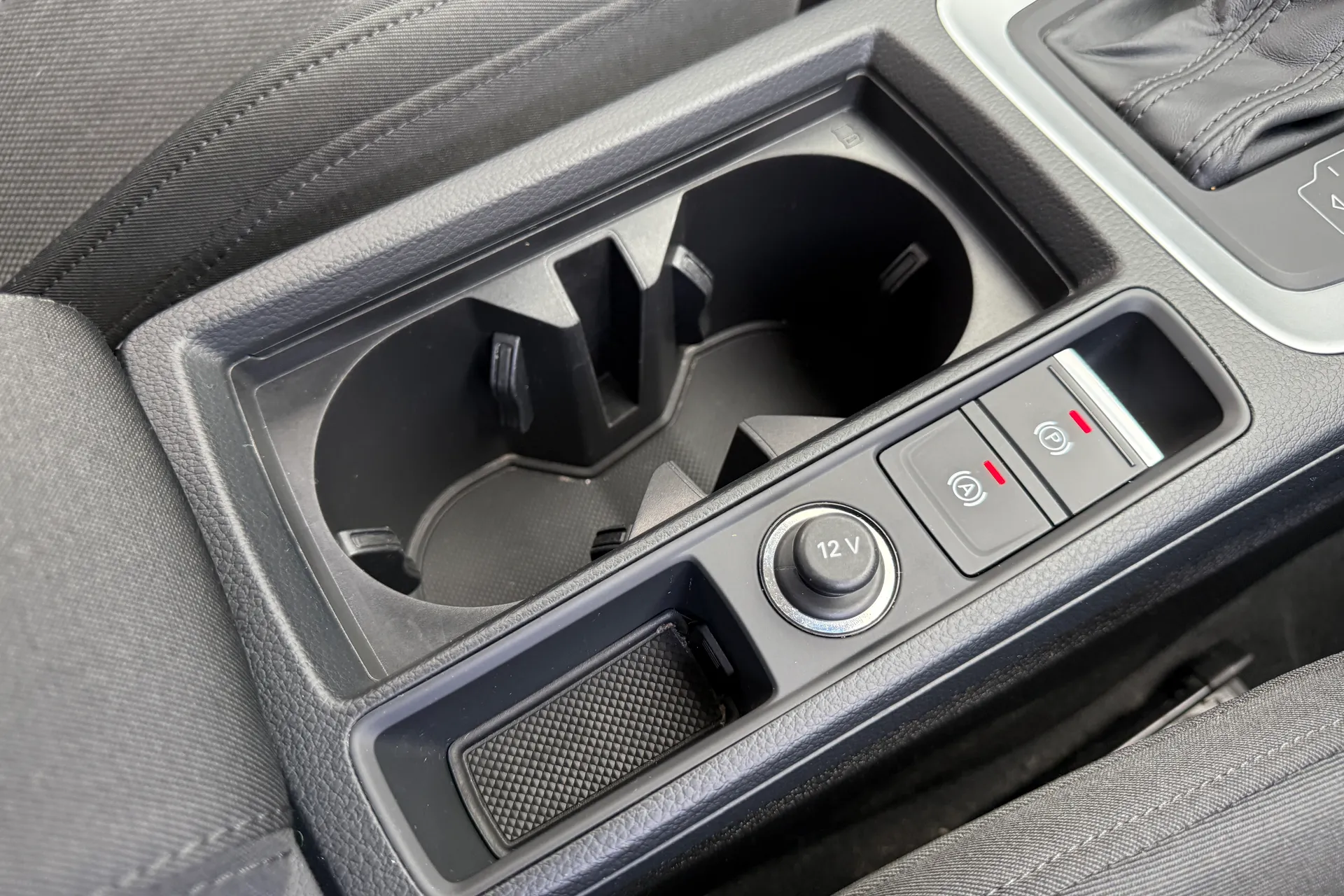 Audi Q3 thumbnail image number 42
