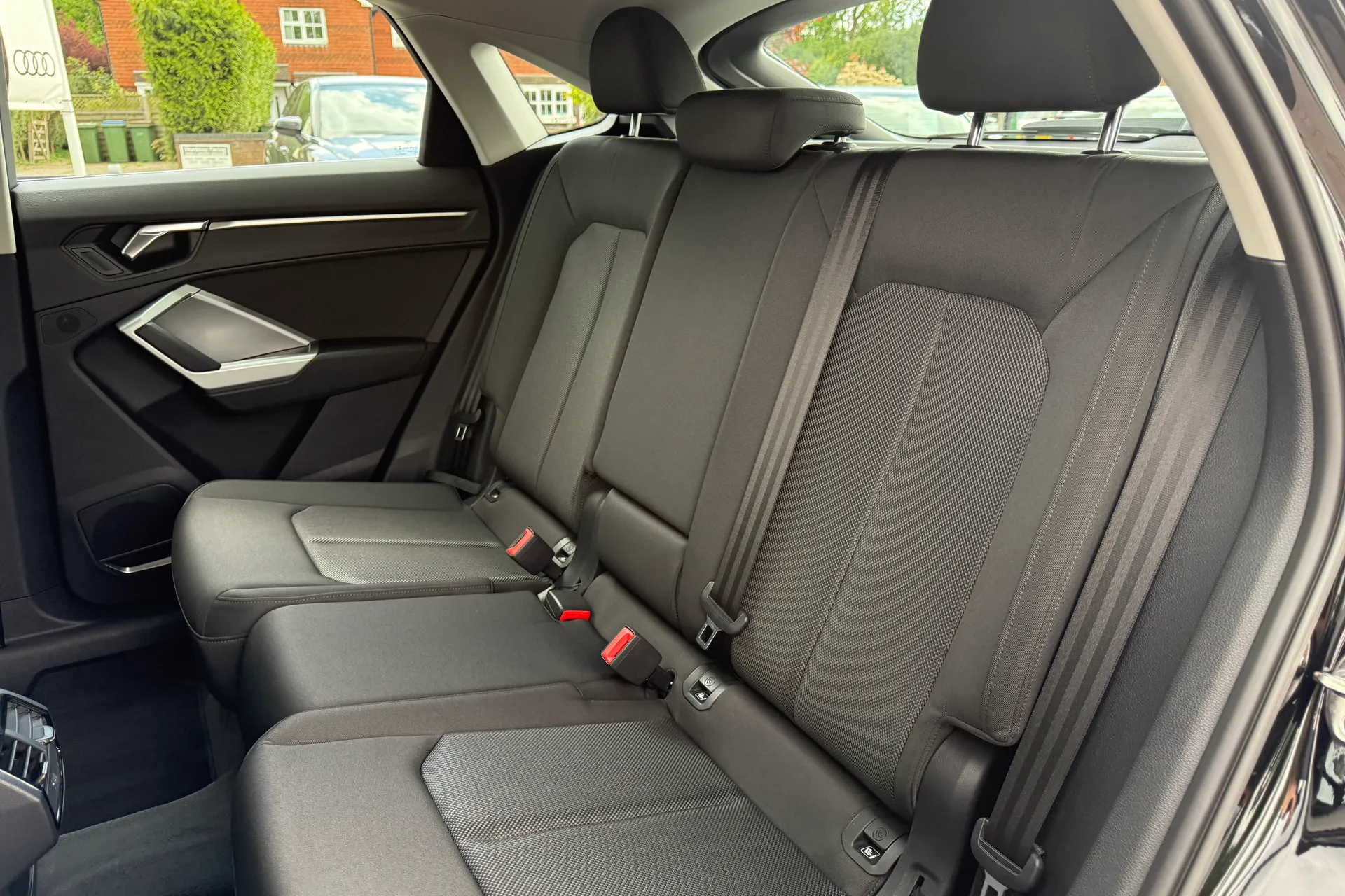Audi Q3 thumbnail image number 44