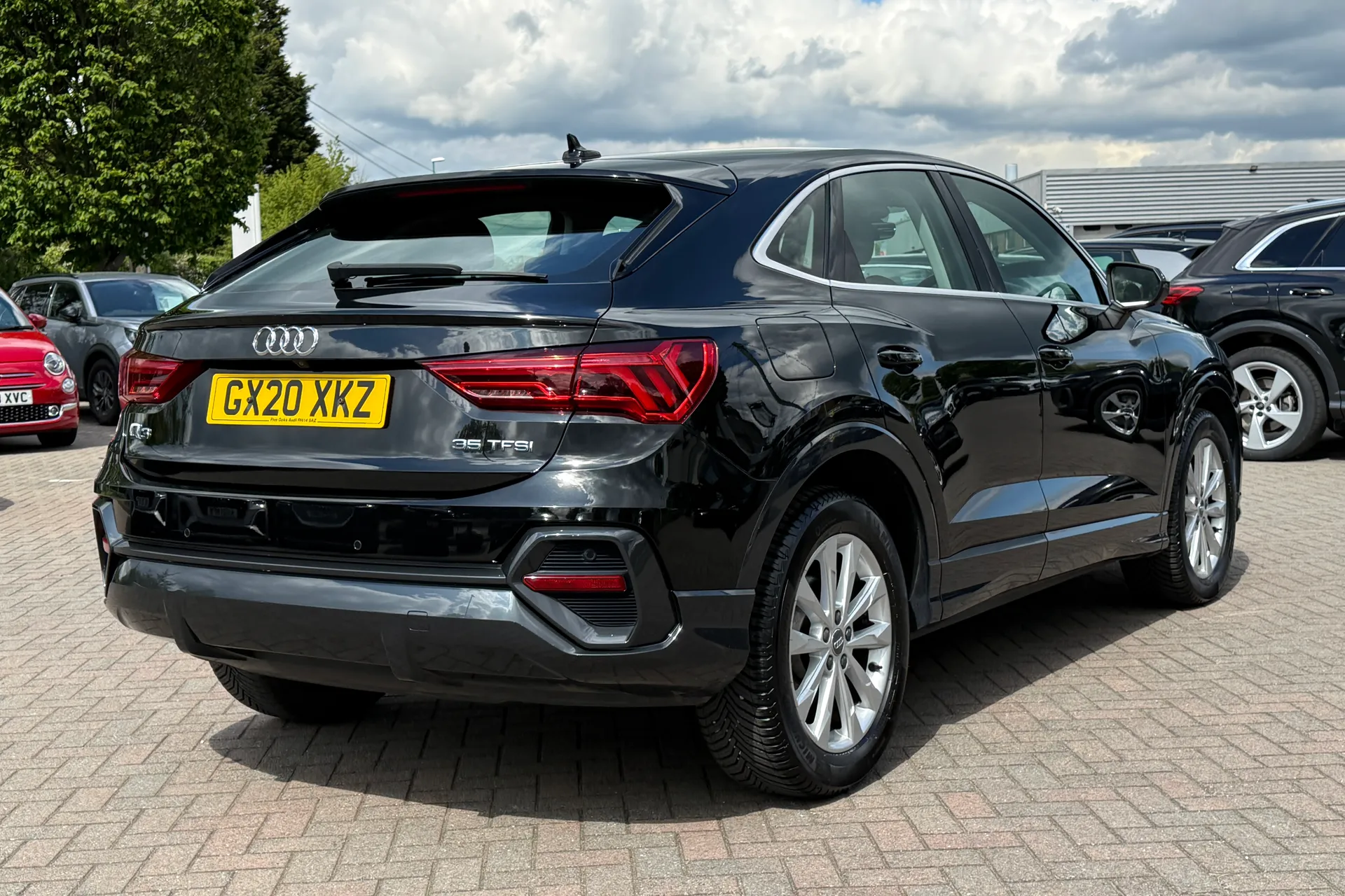 Audi Q3 thumbnail image number 33