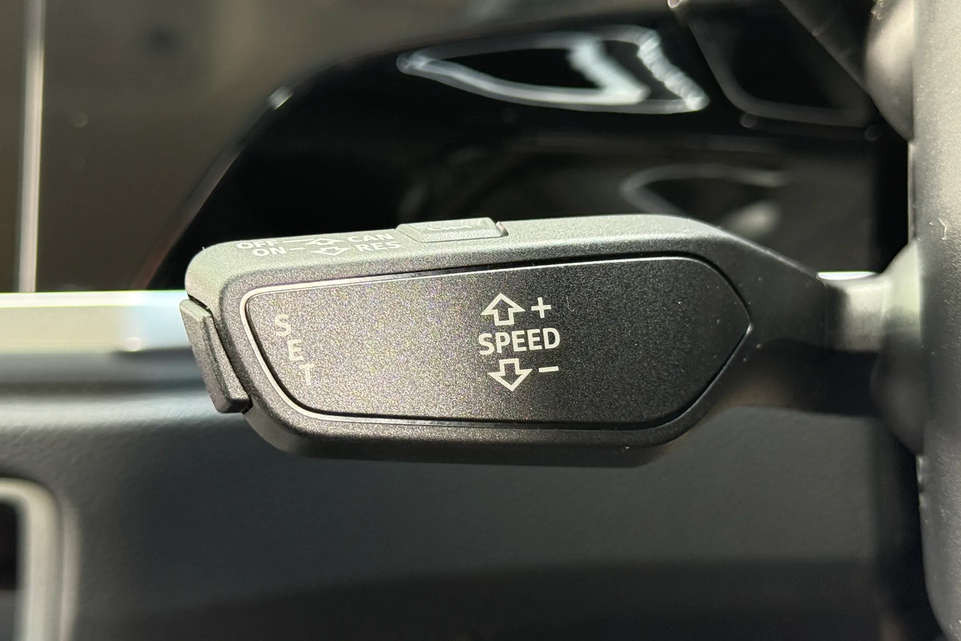 Audi Q3 thumbnail image number 18