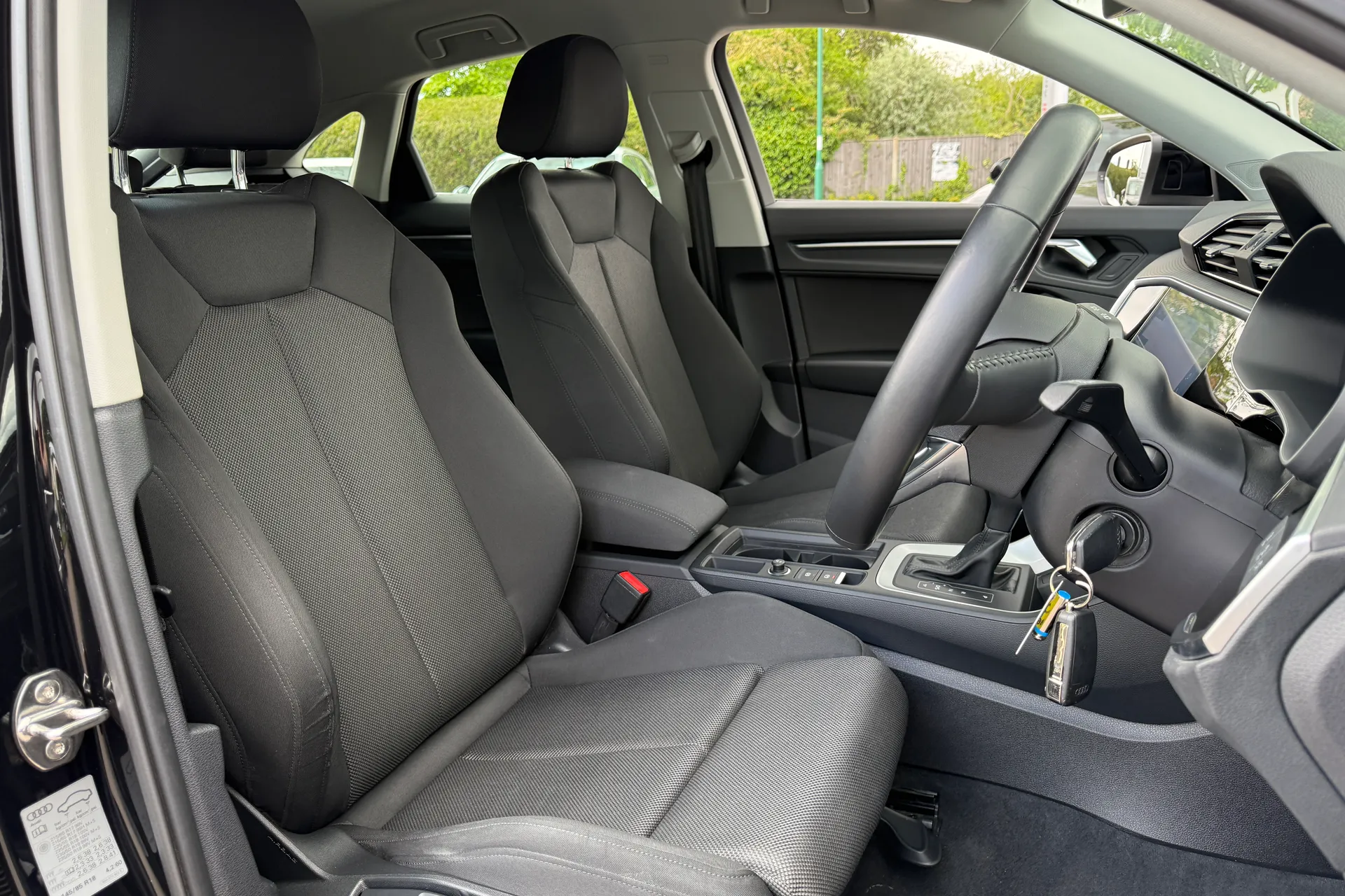 Audi Q3 thumbnail image number 28