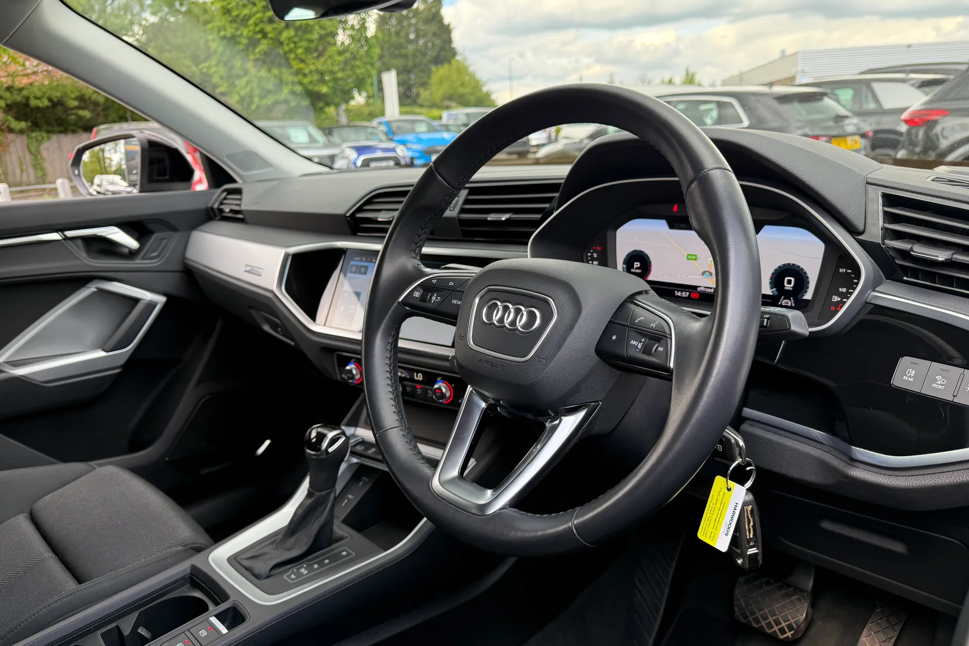 Audi Q3 thumbnail image number 29