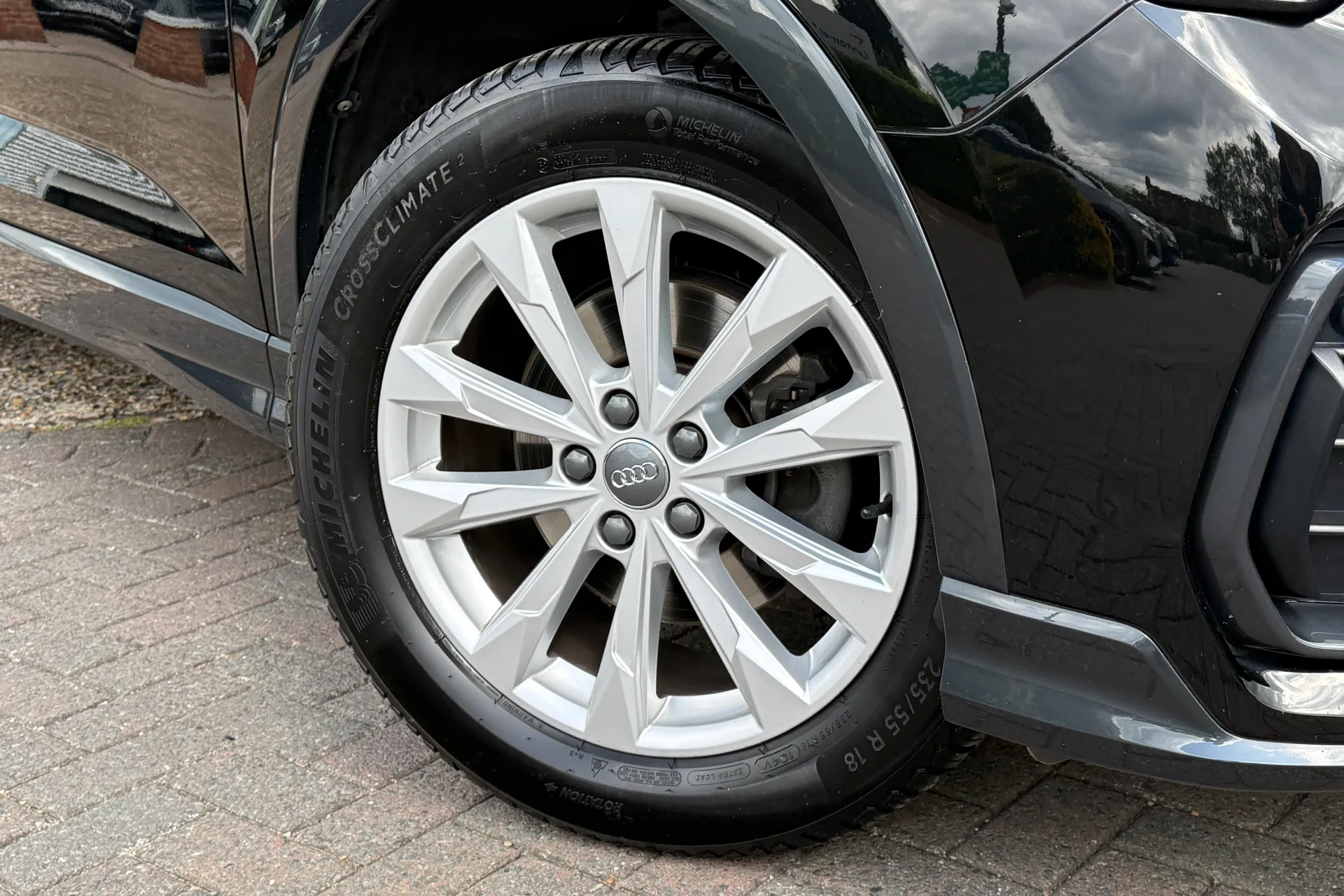 Audi Q3 thumbnail image number 7