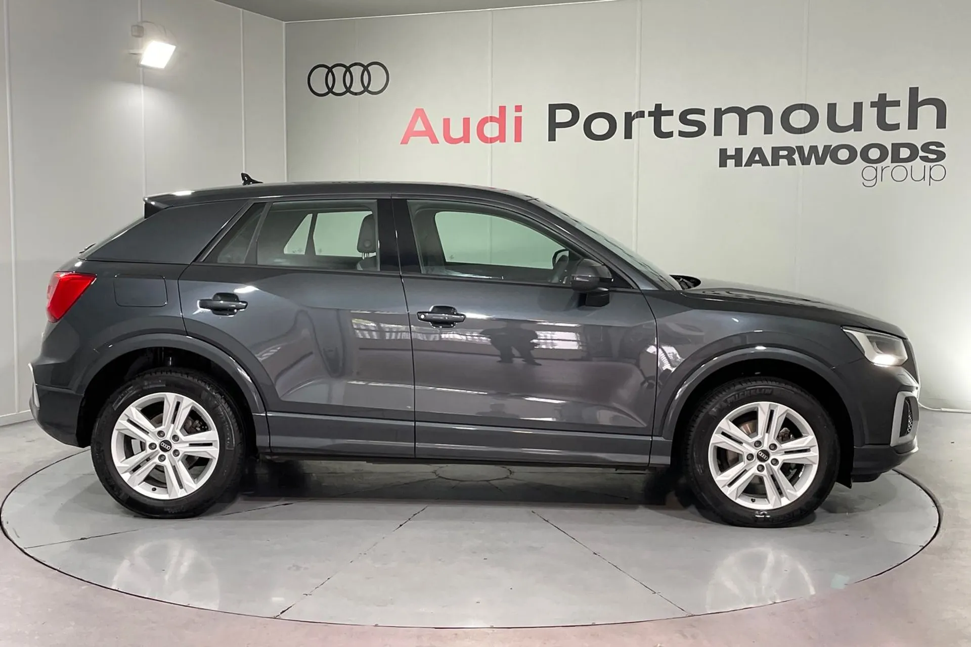Audi Q2 thumbnail image number 2