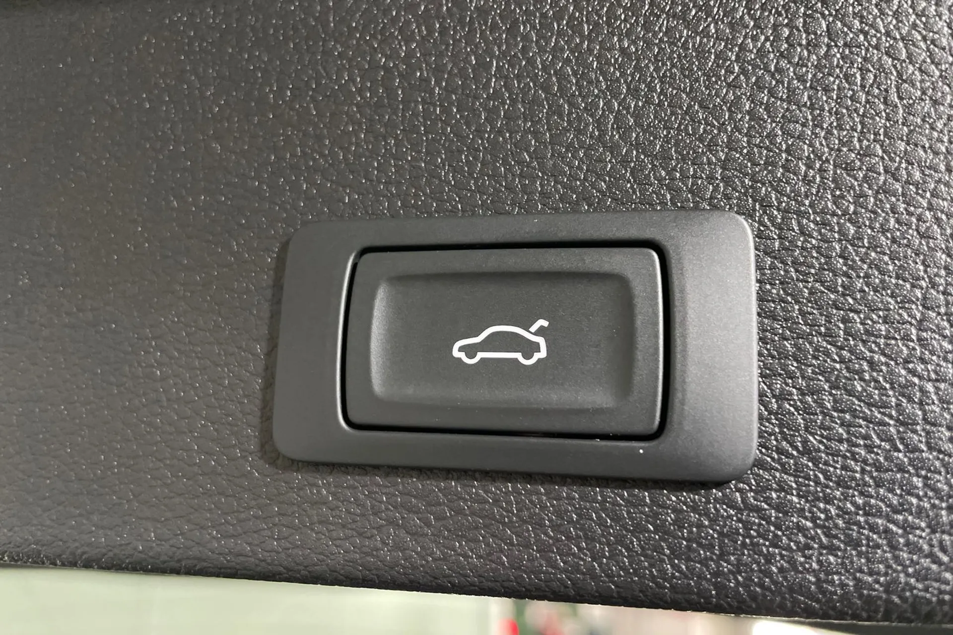 Audi Q2 thumbnail image number 19
