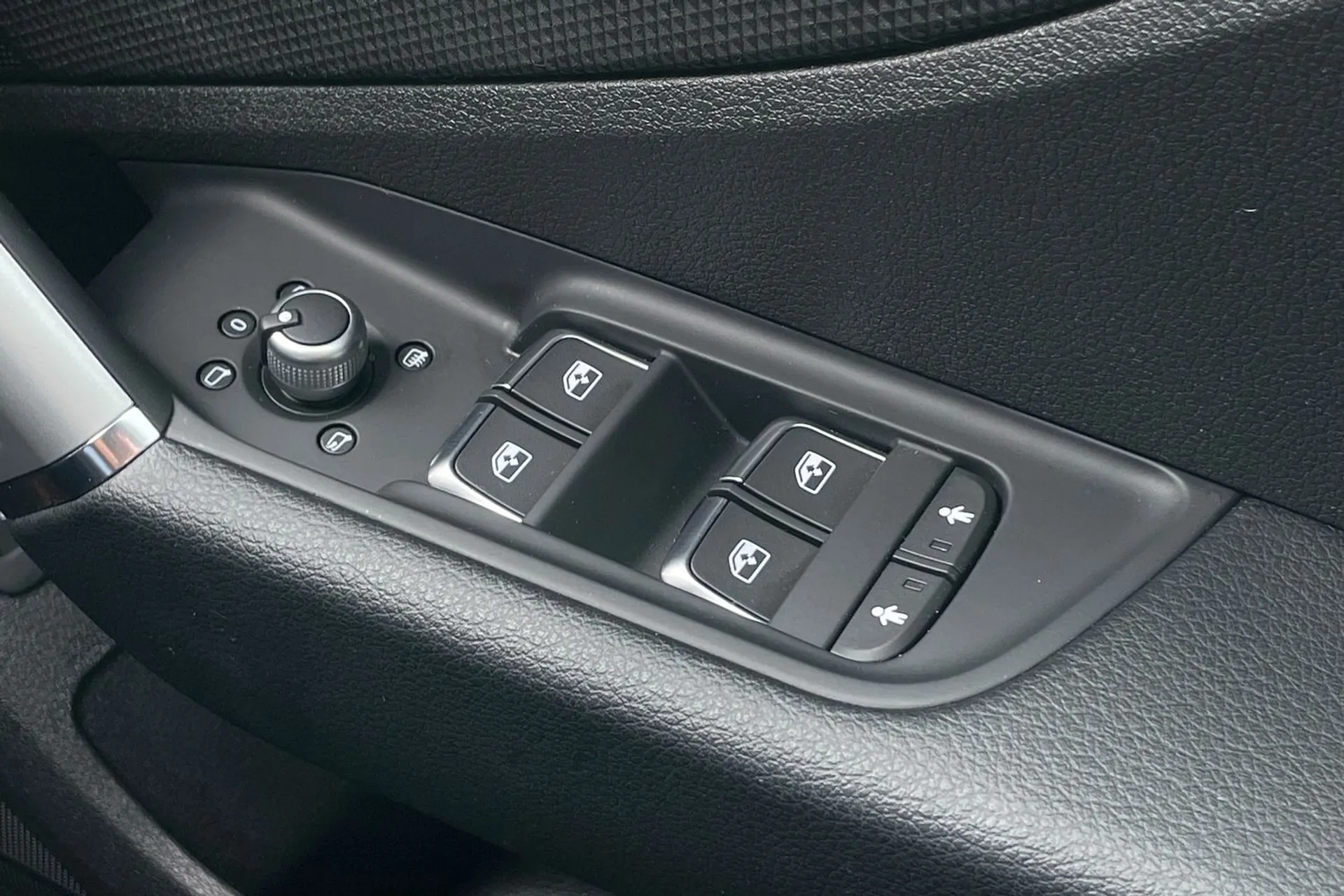 Audi Q2 thumbnail image number 42
