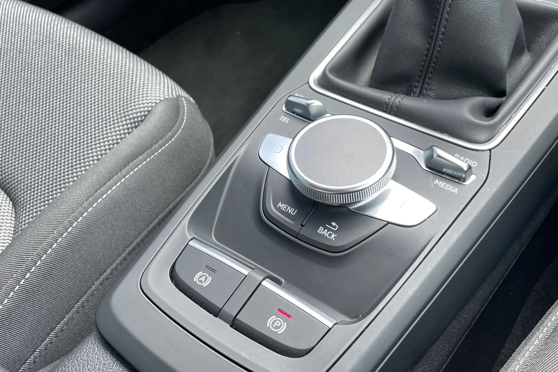 Audi Q2 thumbnail image number 46