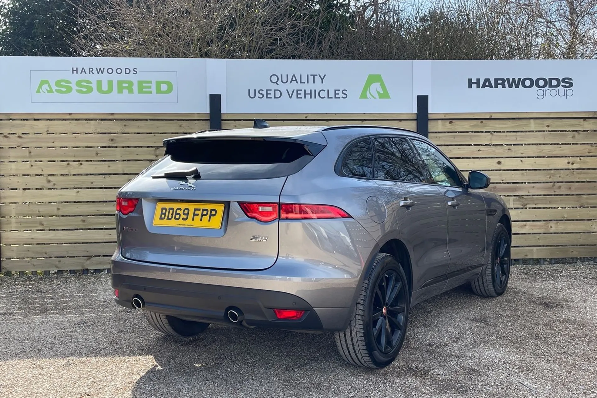 Jaguar F-PACE thumbnail image number 7