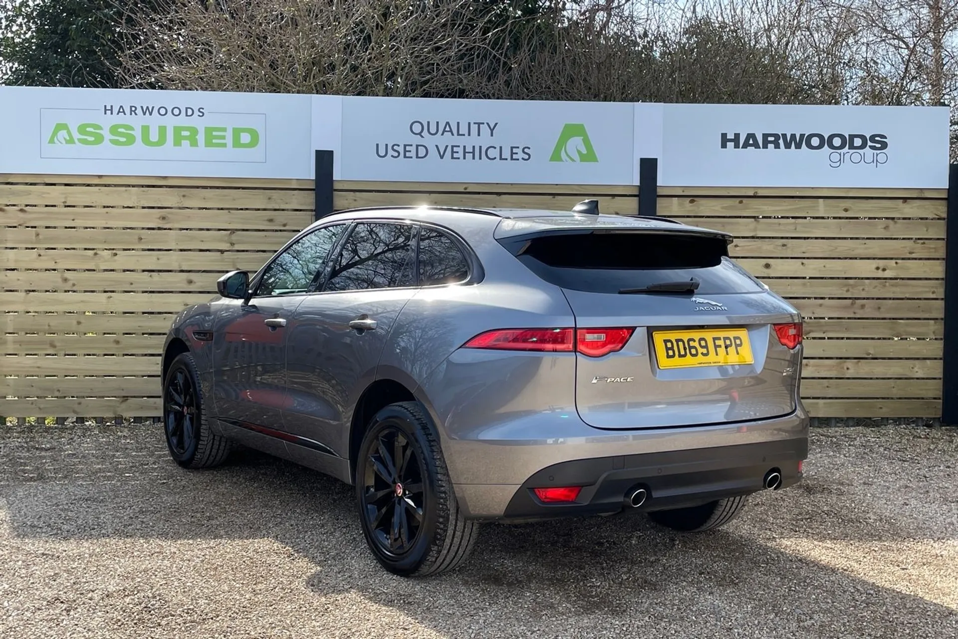 Jaguar F-PACE thumbnail image number 9