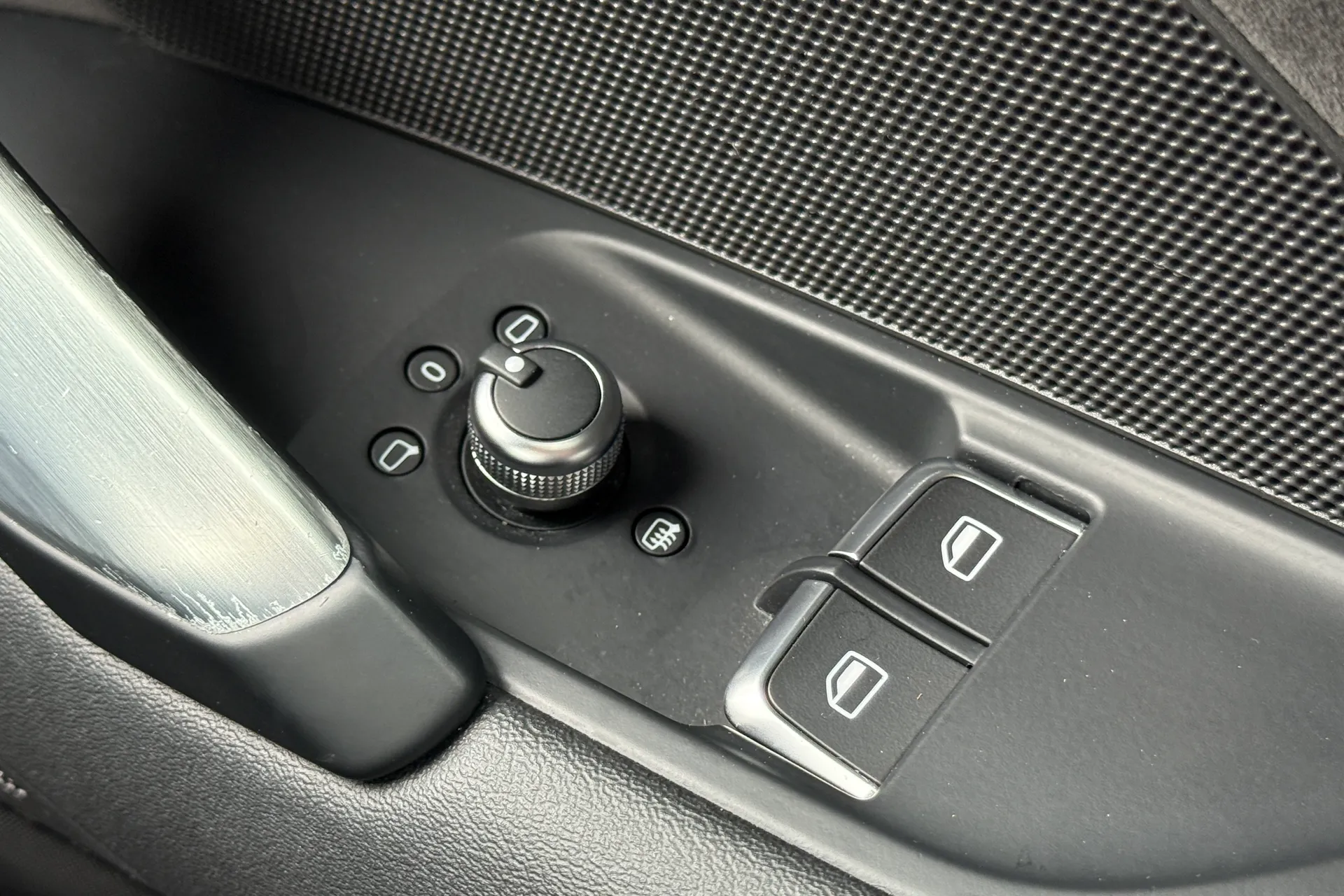Audi TT thumbnail image number 16