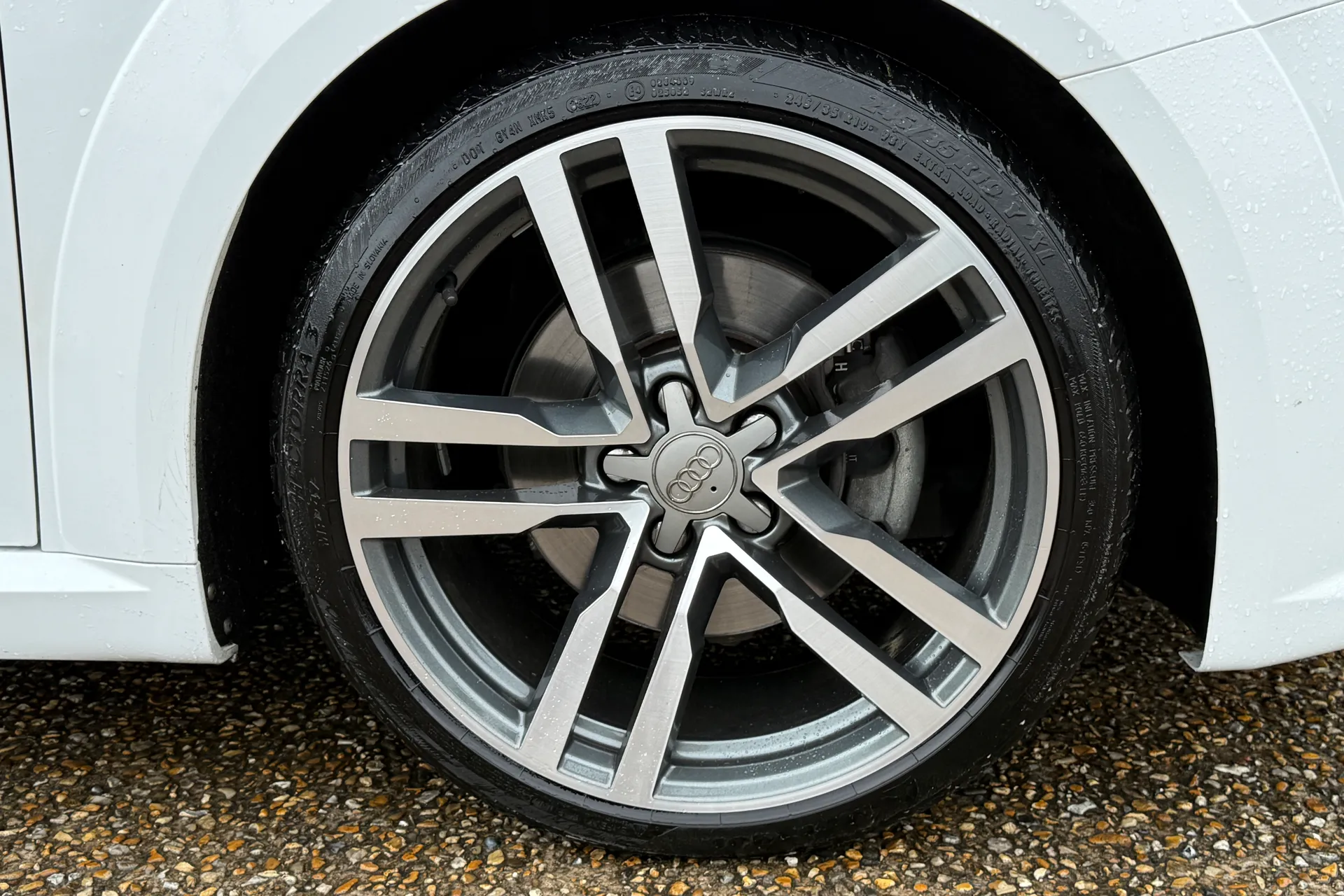 Audi TT thumbnail image number 40