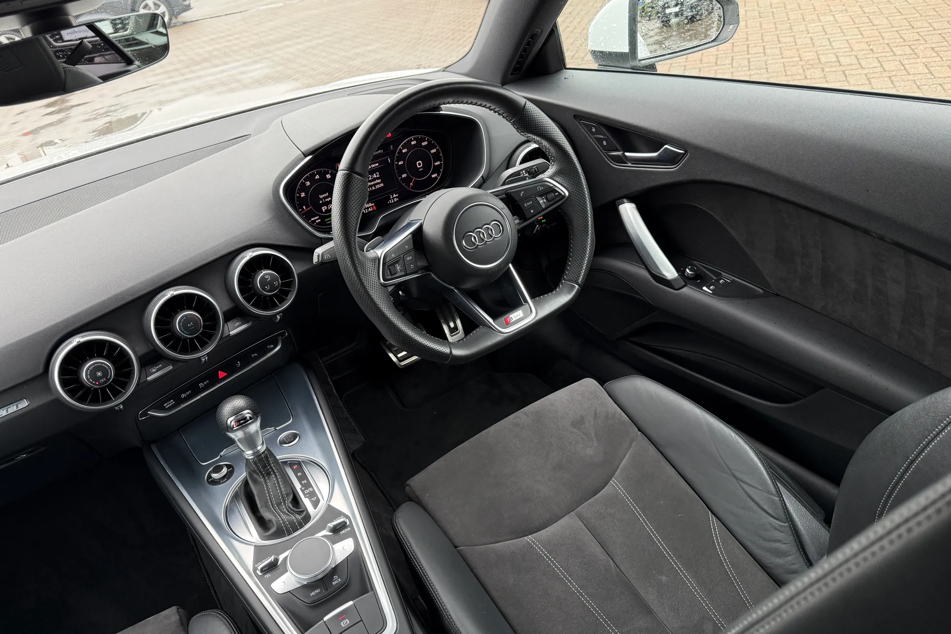 Audi TT thumbnail image number 36