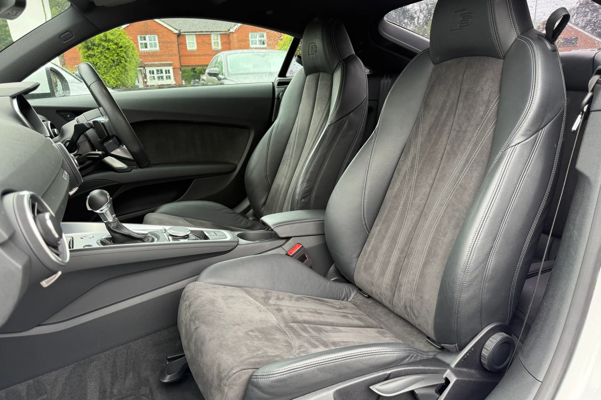 Audi TT thumbnail image number 27