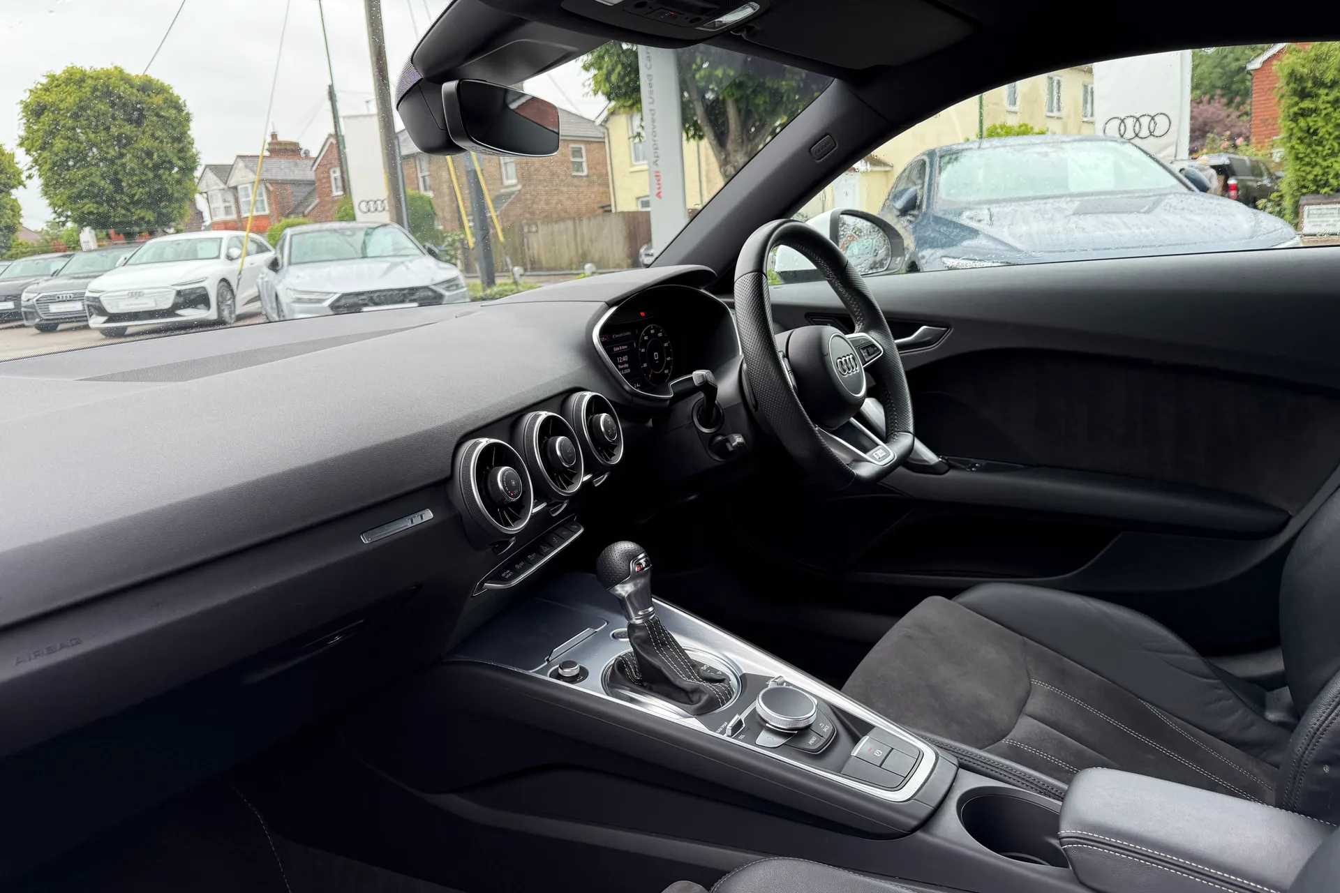 Audi TT thumbnail image number 26
