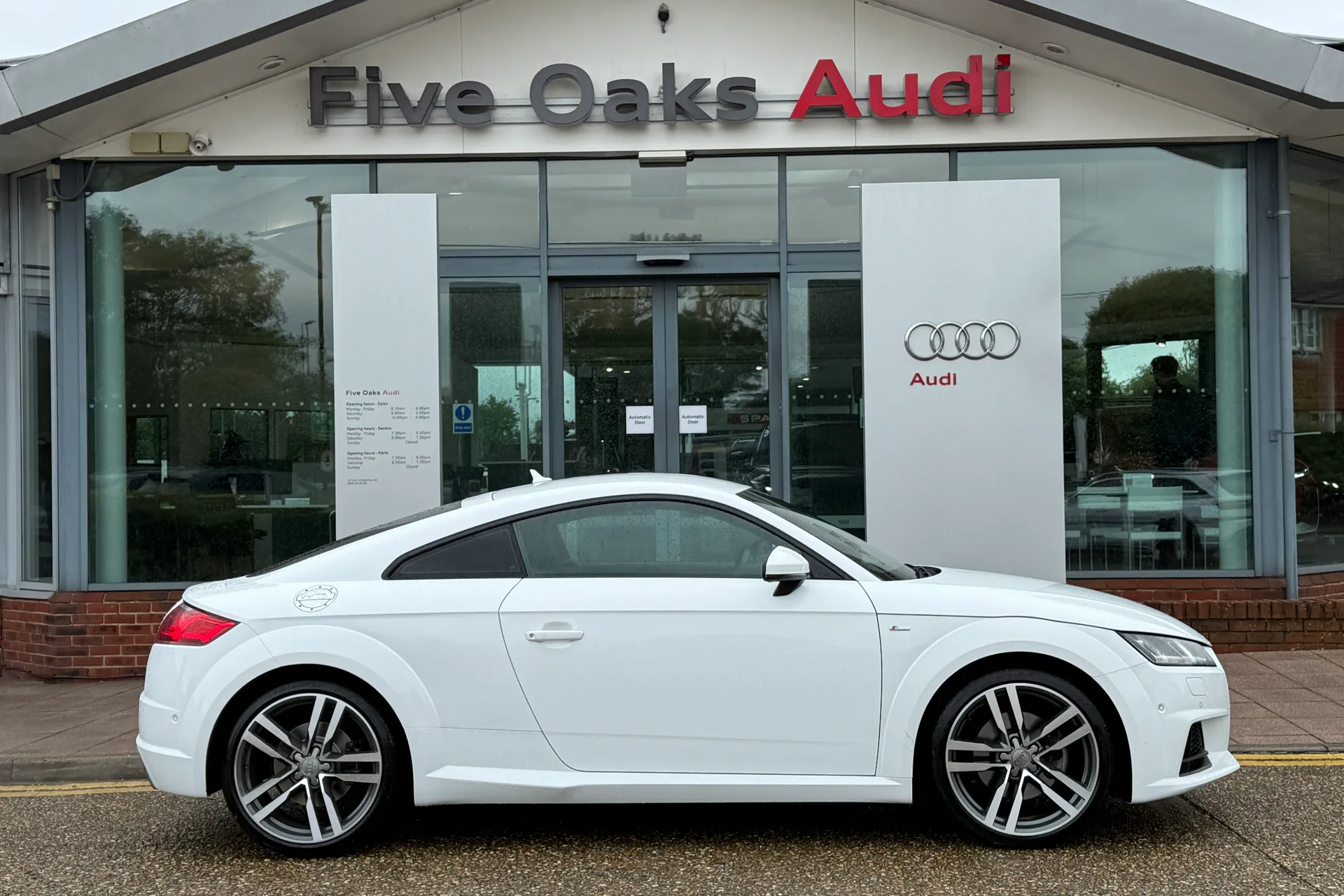 Audi TT thumbnail image number 3