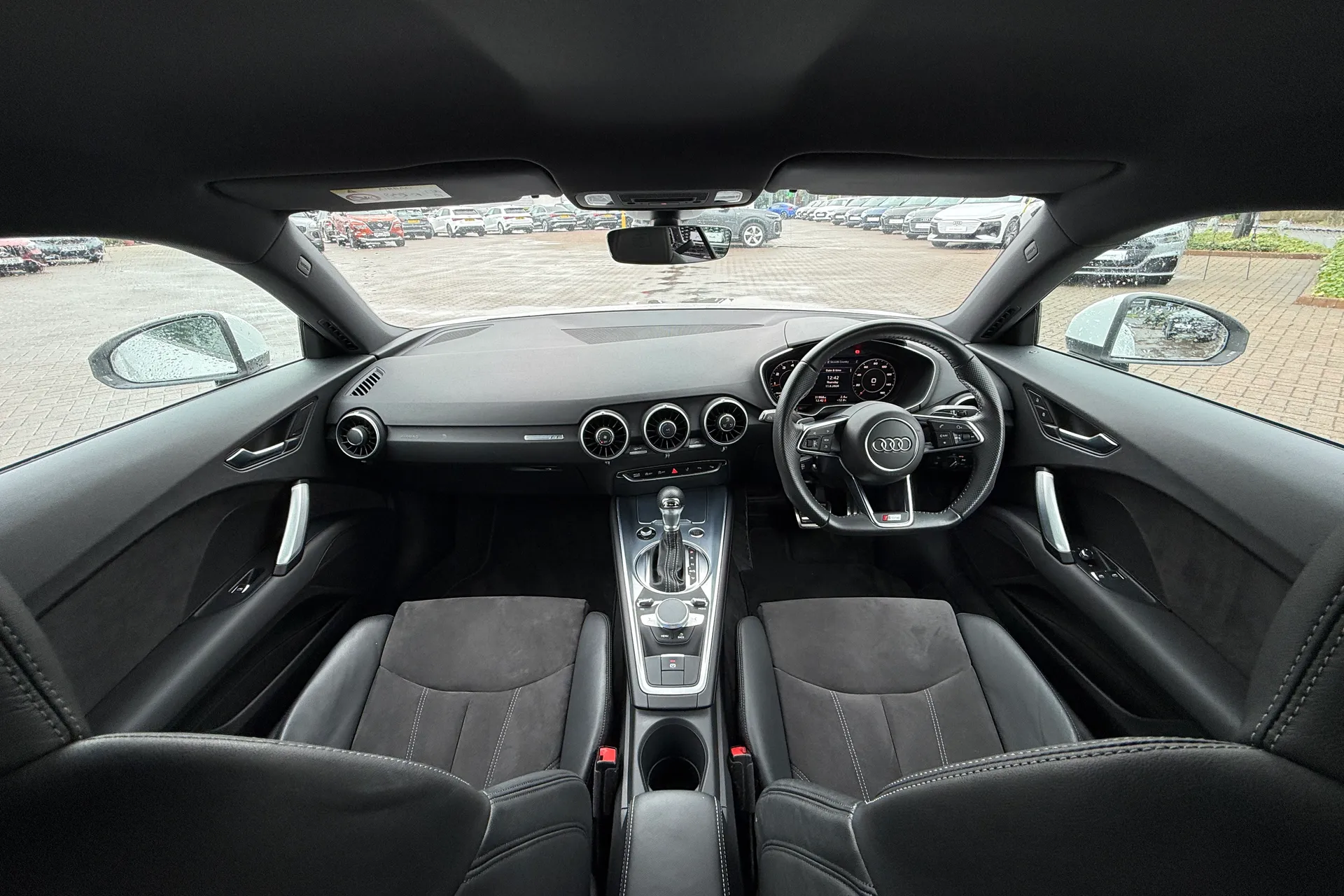 Audi TT thumbnail image number 4