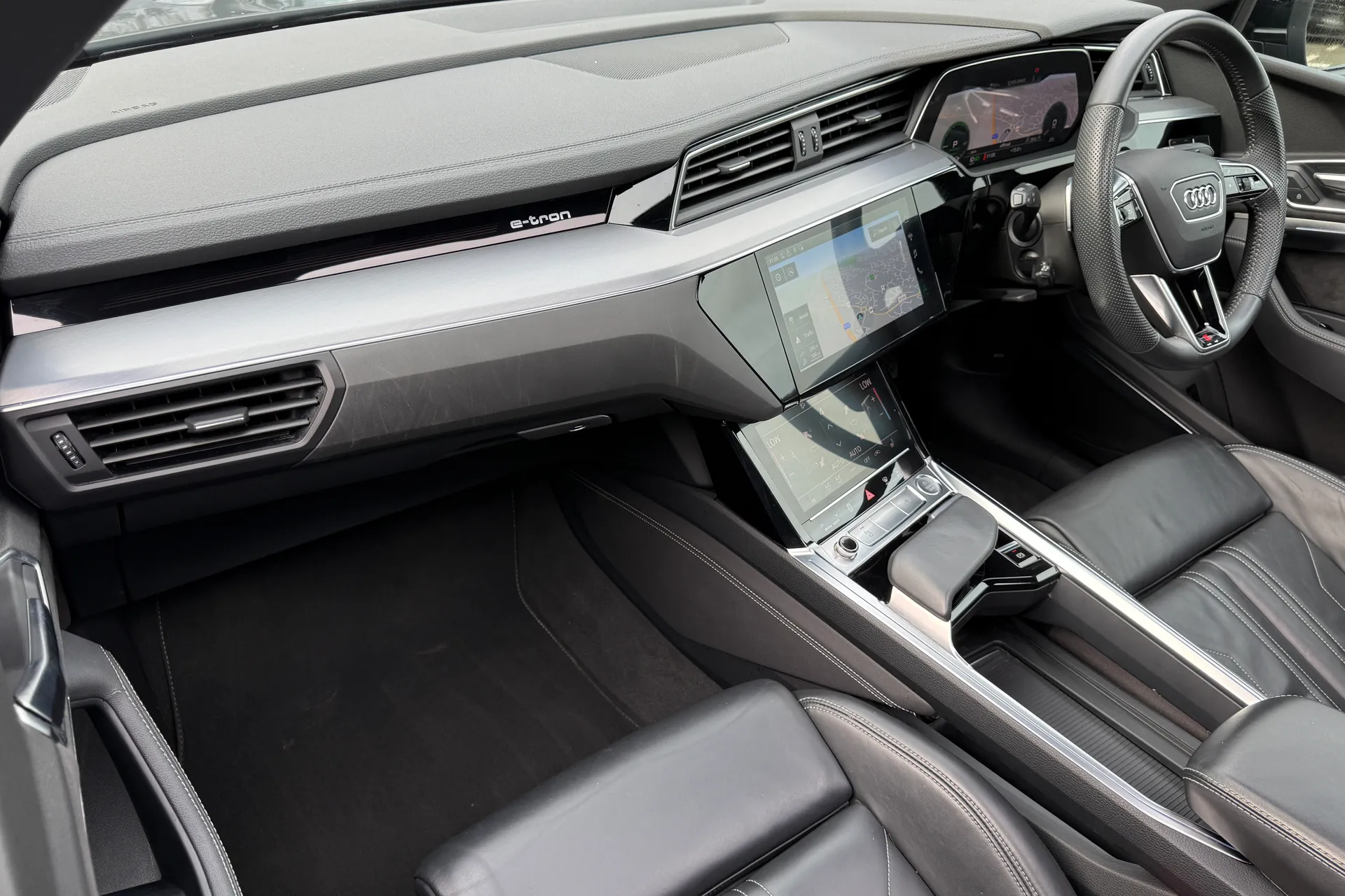 Audi e-tron thumbnail image number 58