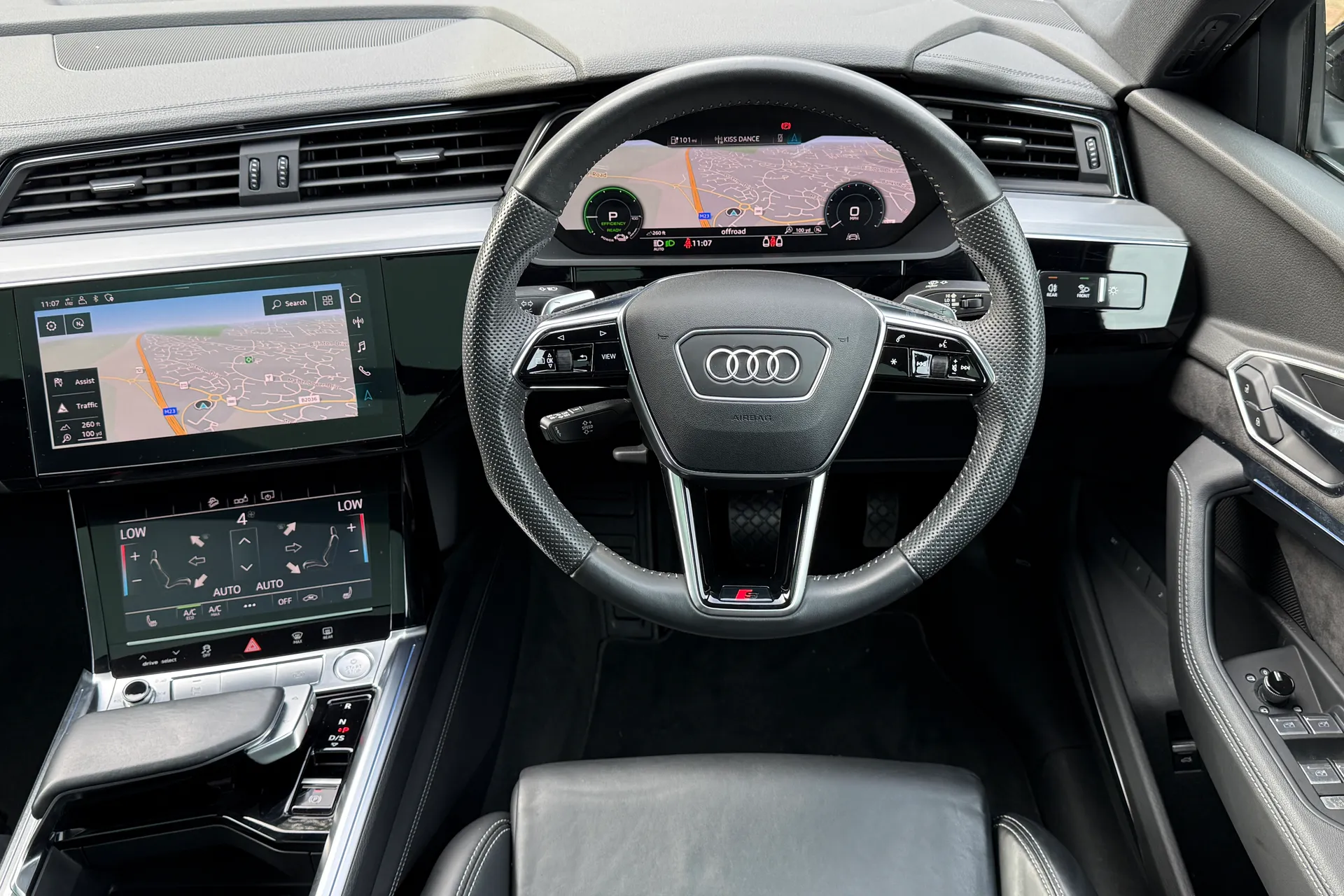 Audi e-tron thumbnail image number 66