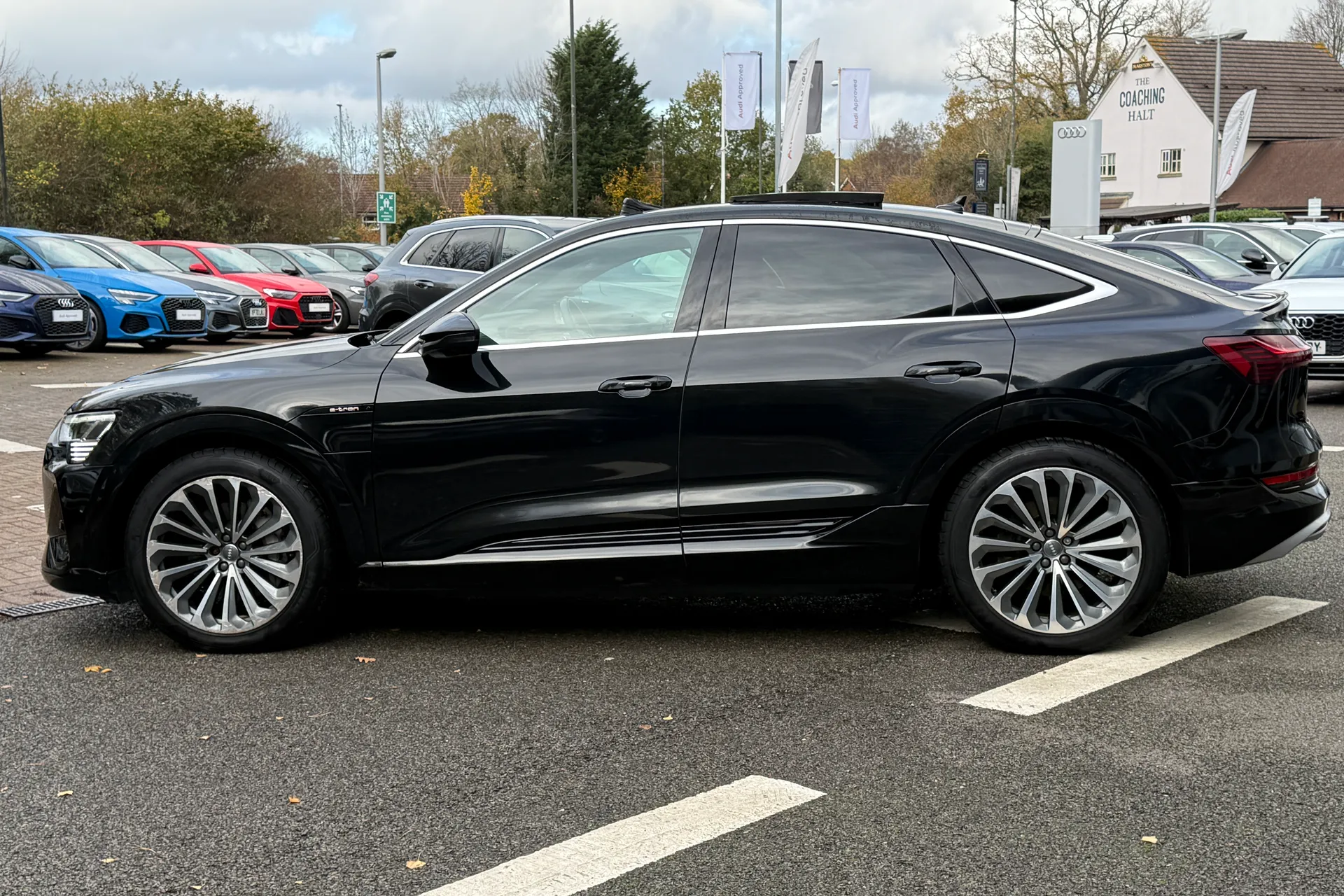 Audi e-tron thumbnail image number 21