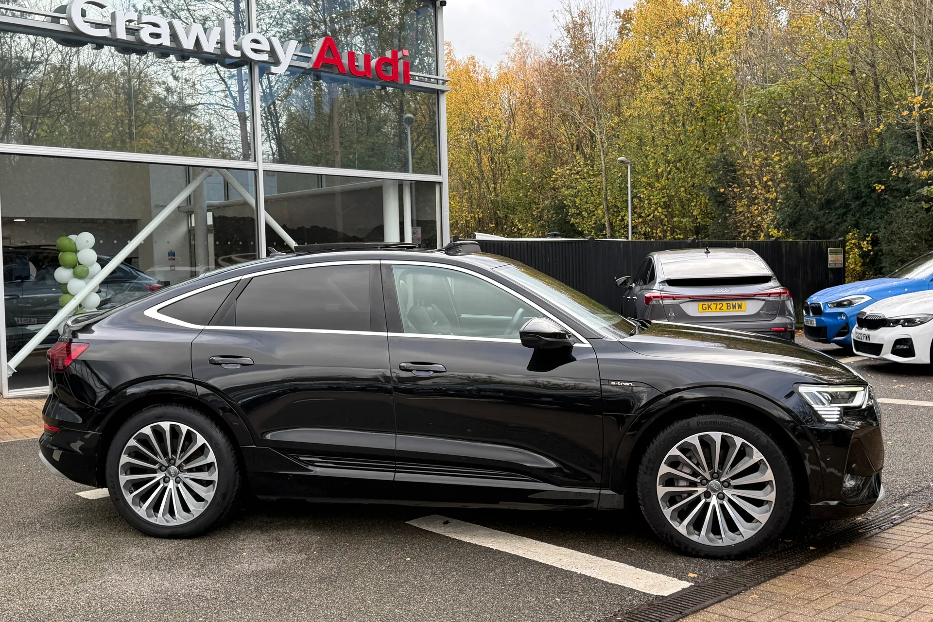 Audi e-tron thumbnail image number 2