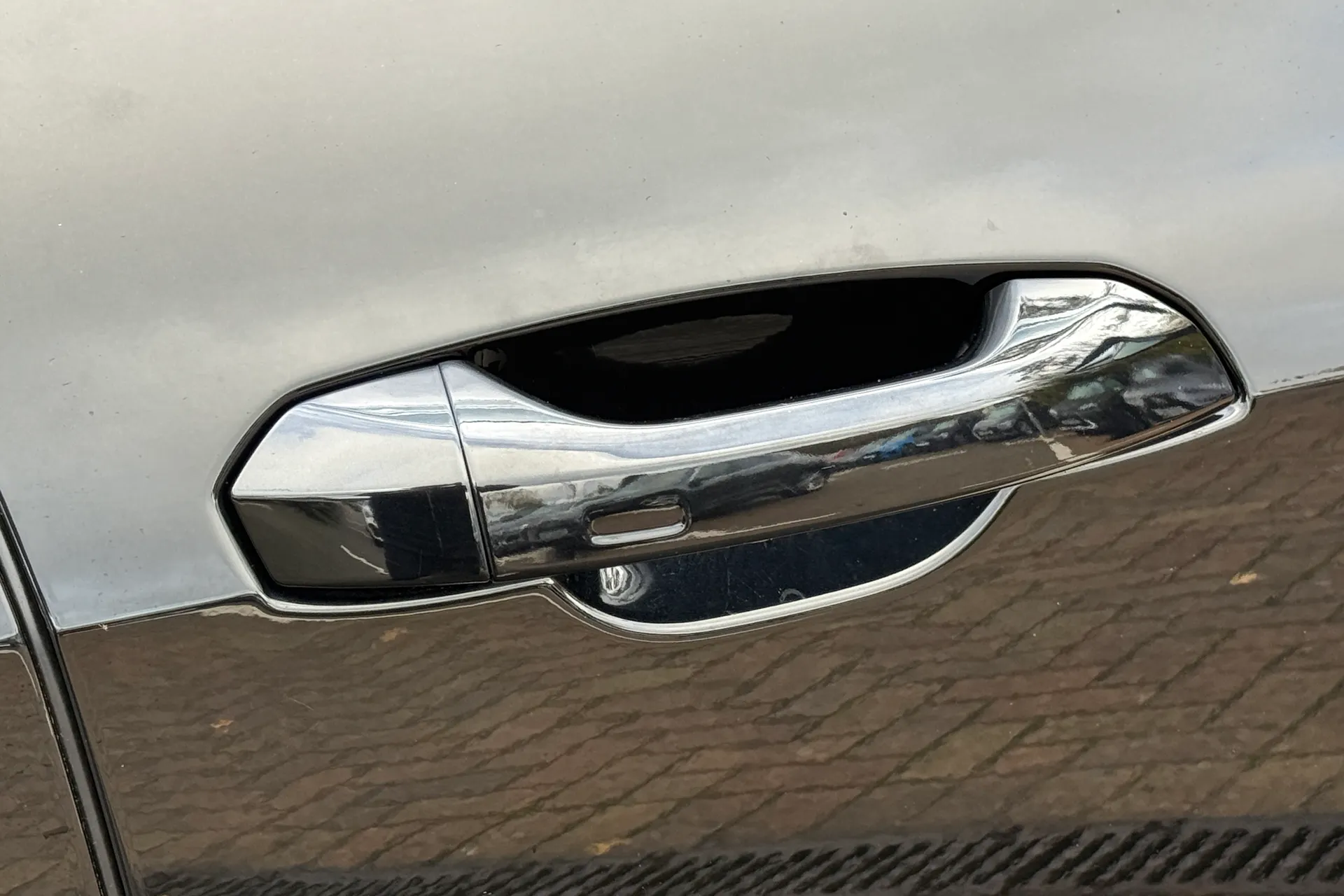 Audi e-tron thumbnail image number 9