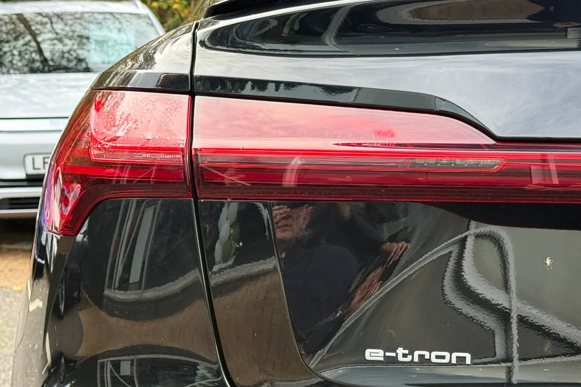 Audi e-tron thumbnail image number 17