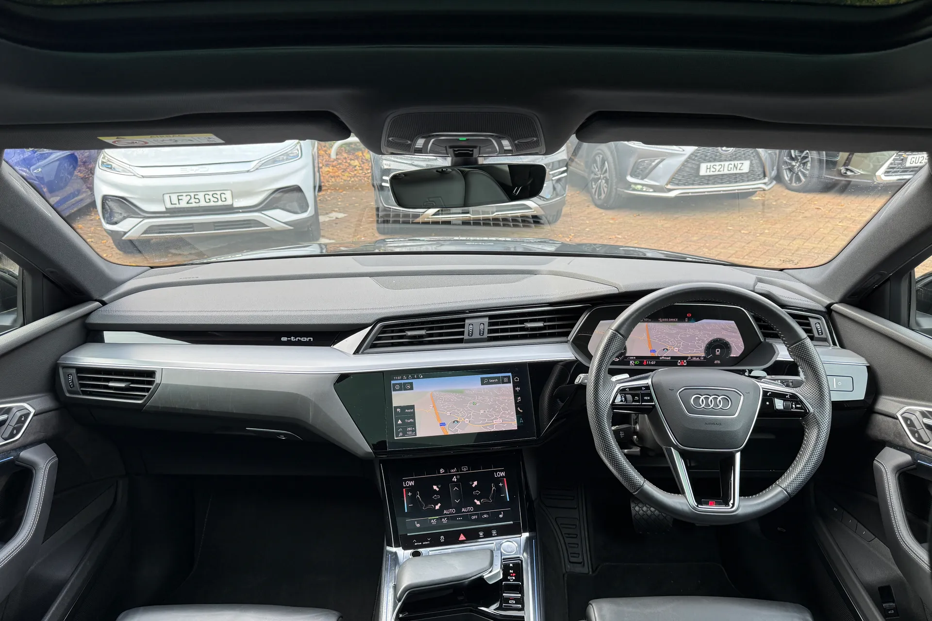 Audi e-tron thumbnail image number 5