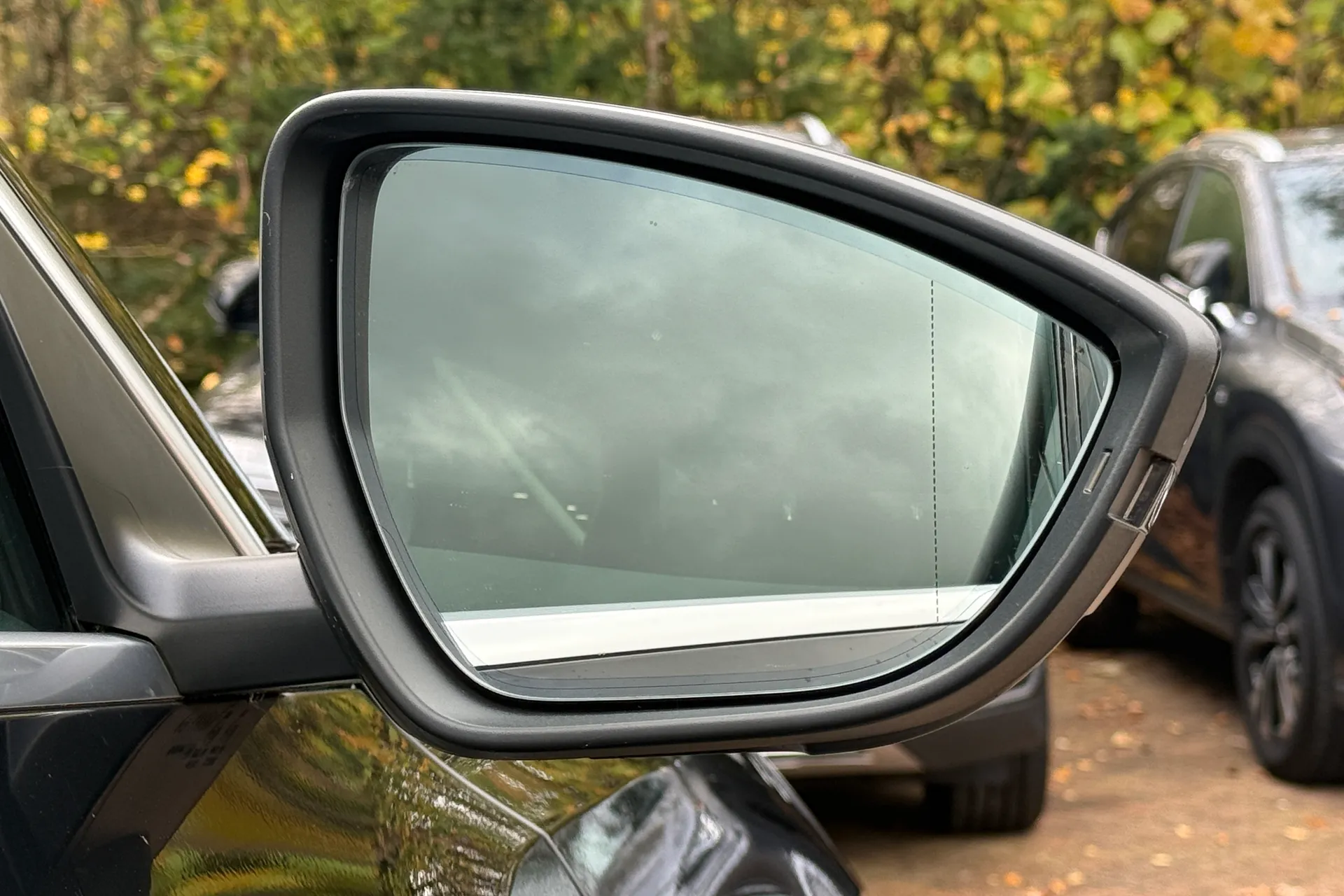 Audi e-tron thumbnail image number 8