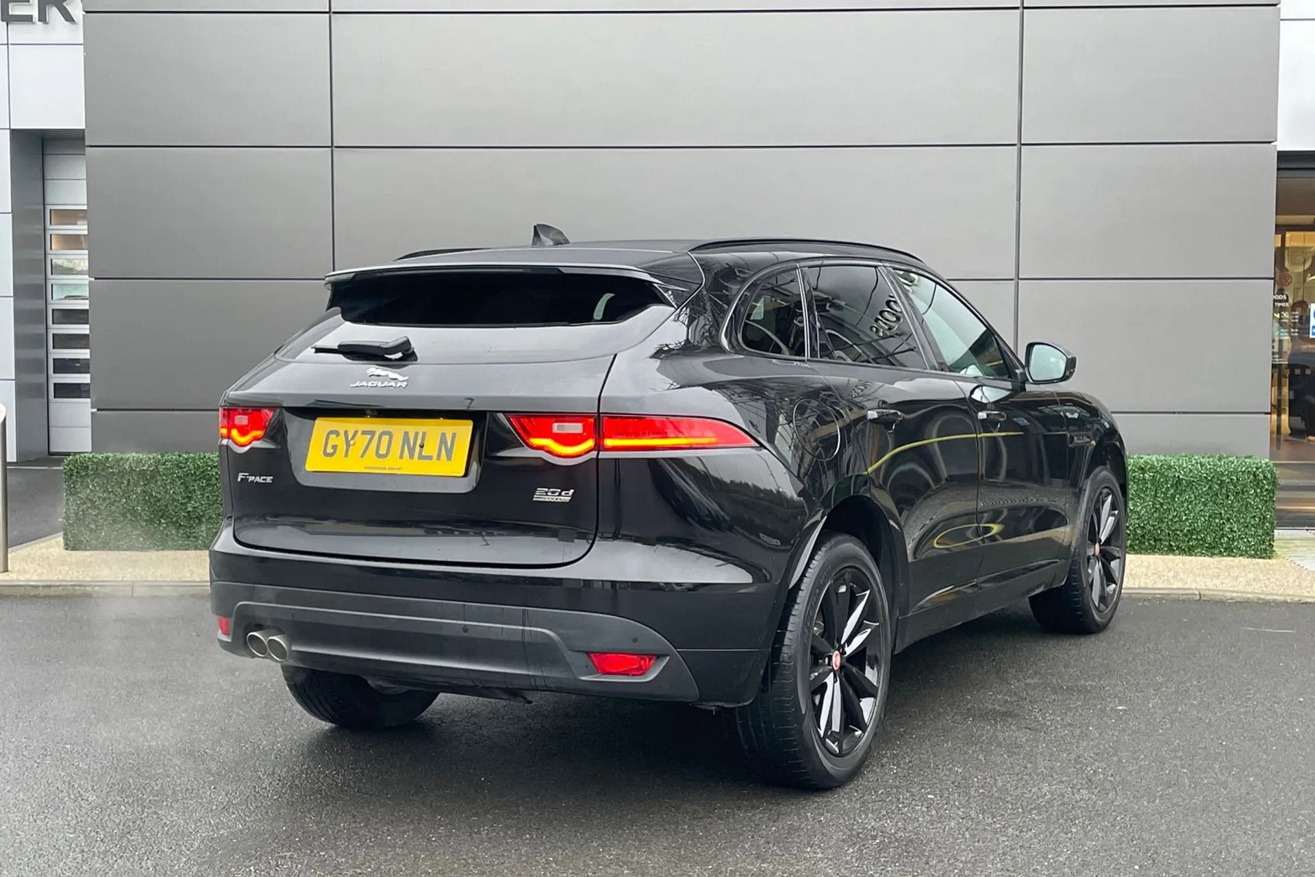 Jaguar F-PACE thumbnail image number 6