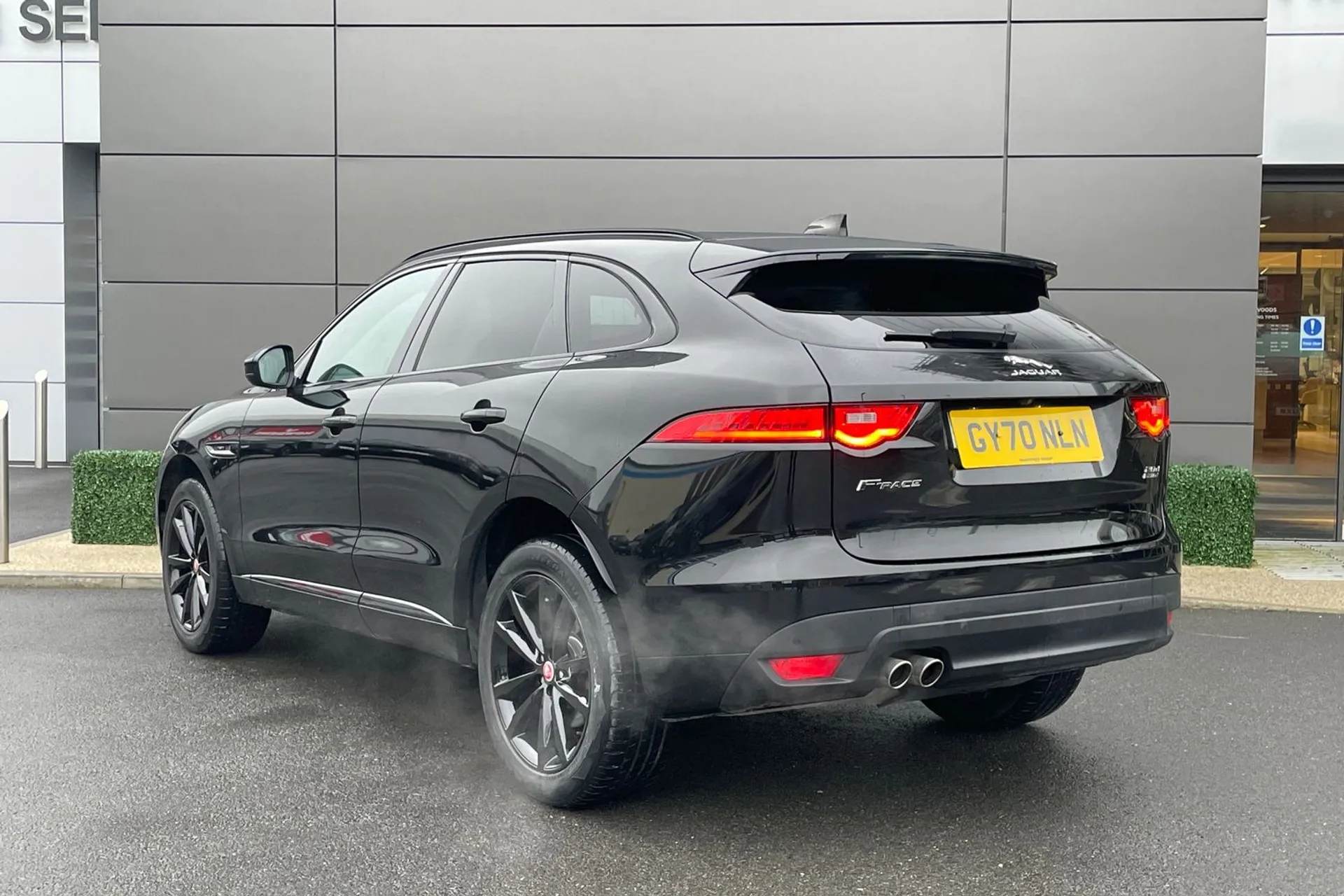 Jaguar F-PACE thumbnail image number 8