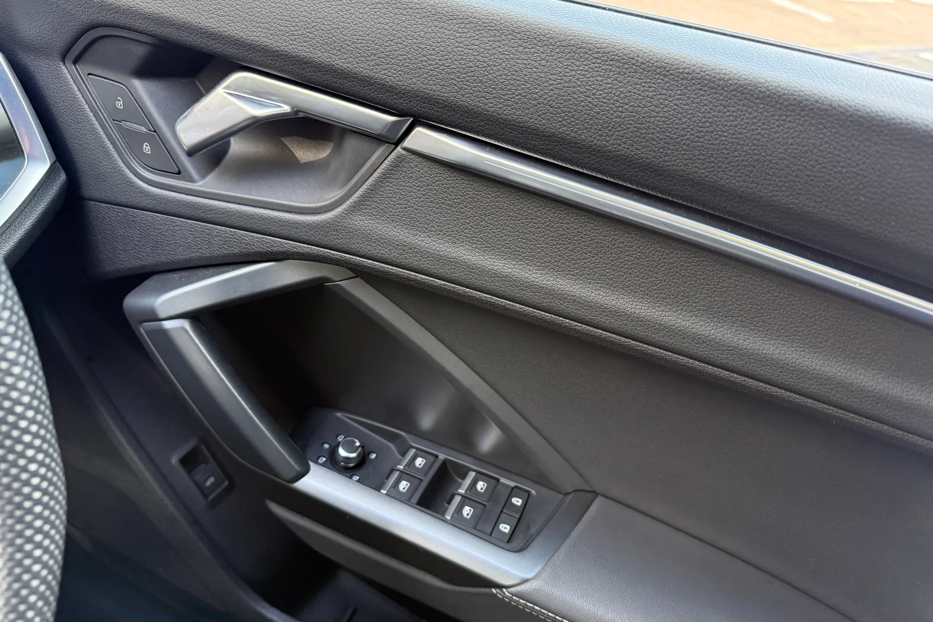 Audi Q3 thumbnail image number 19