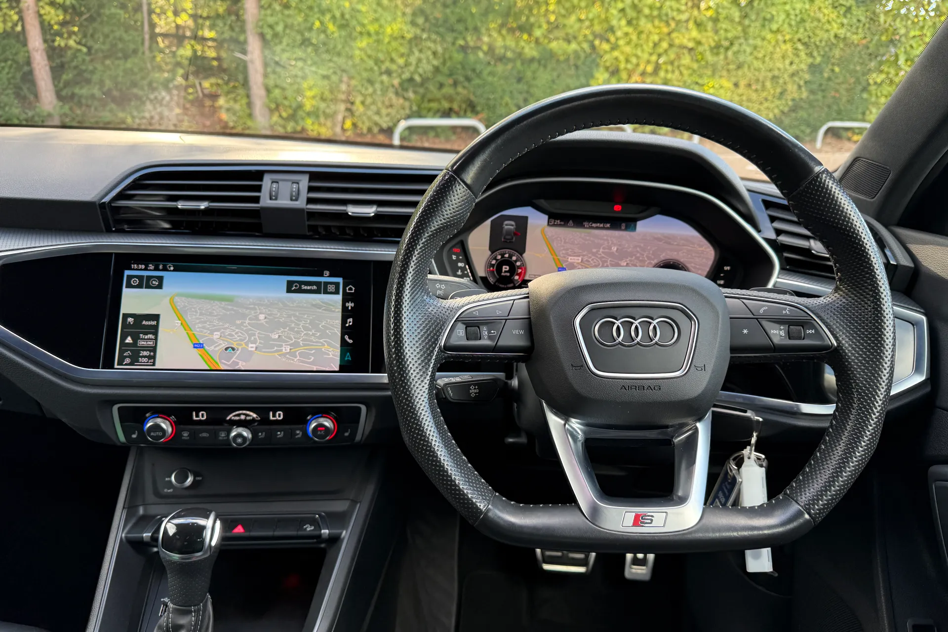 Audi Q3 thumbnail image number 33
